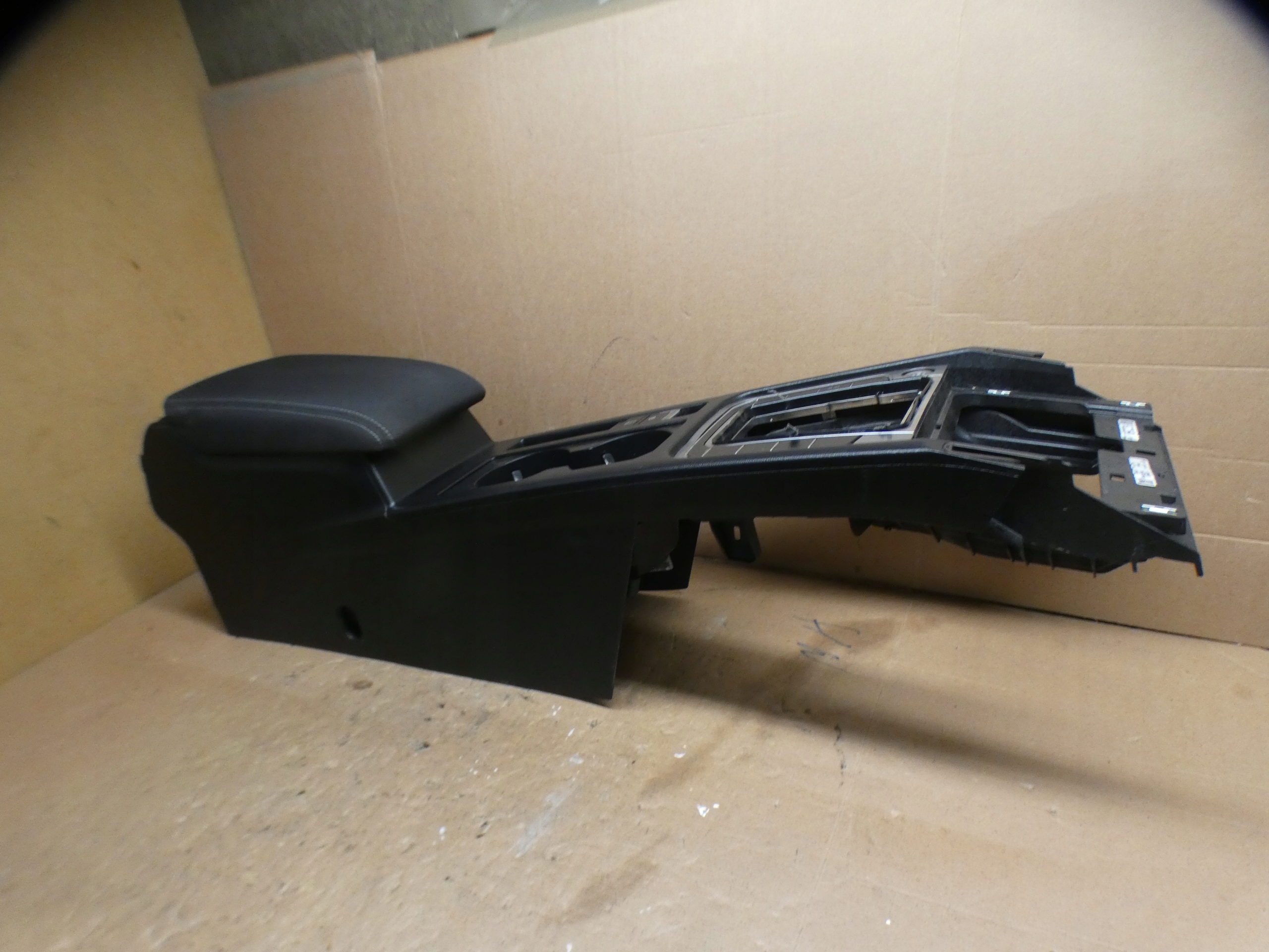TUNEL bracciolo EUROPA Originale 3G0857100 VW PASSAT B8 19R