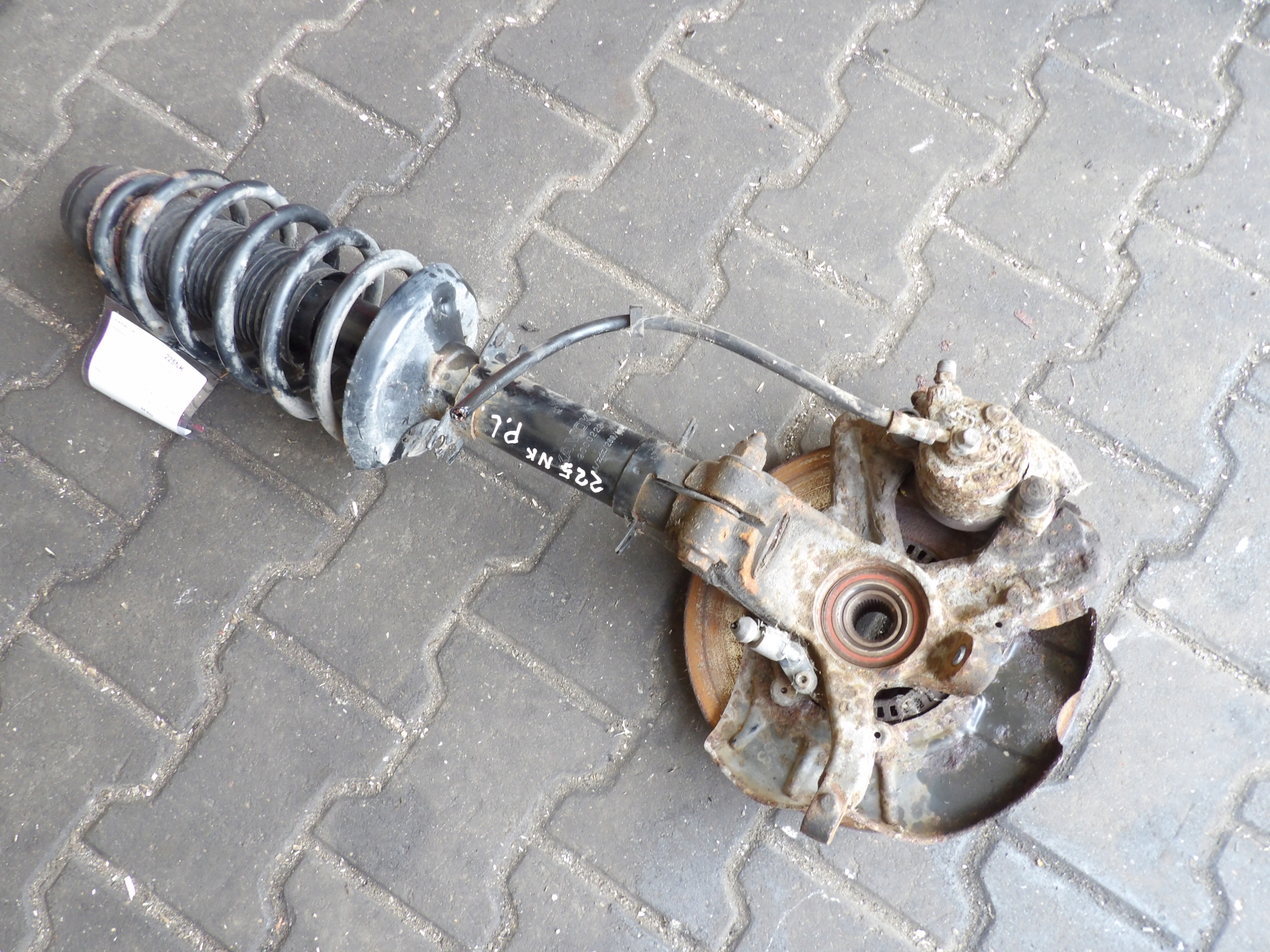 VW New Beetle and 2,0 sususpension front left 2000222