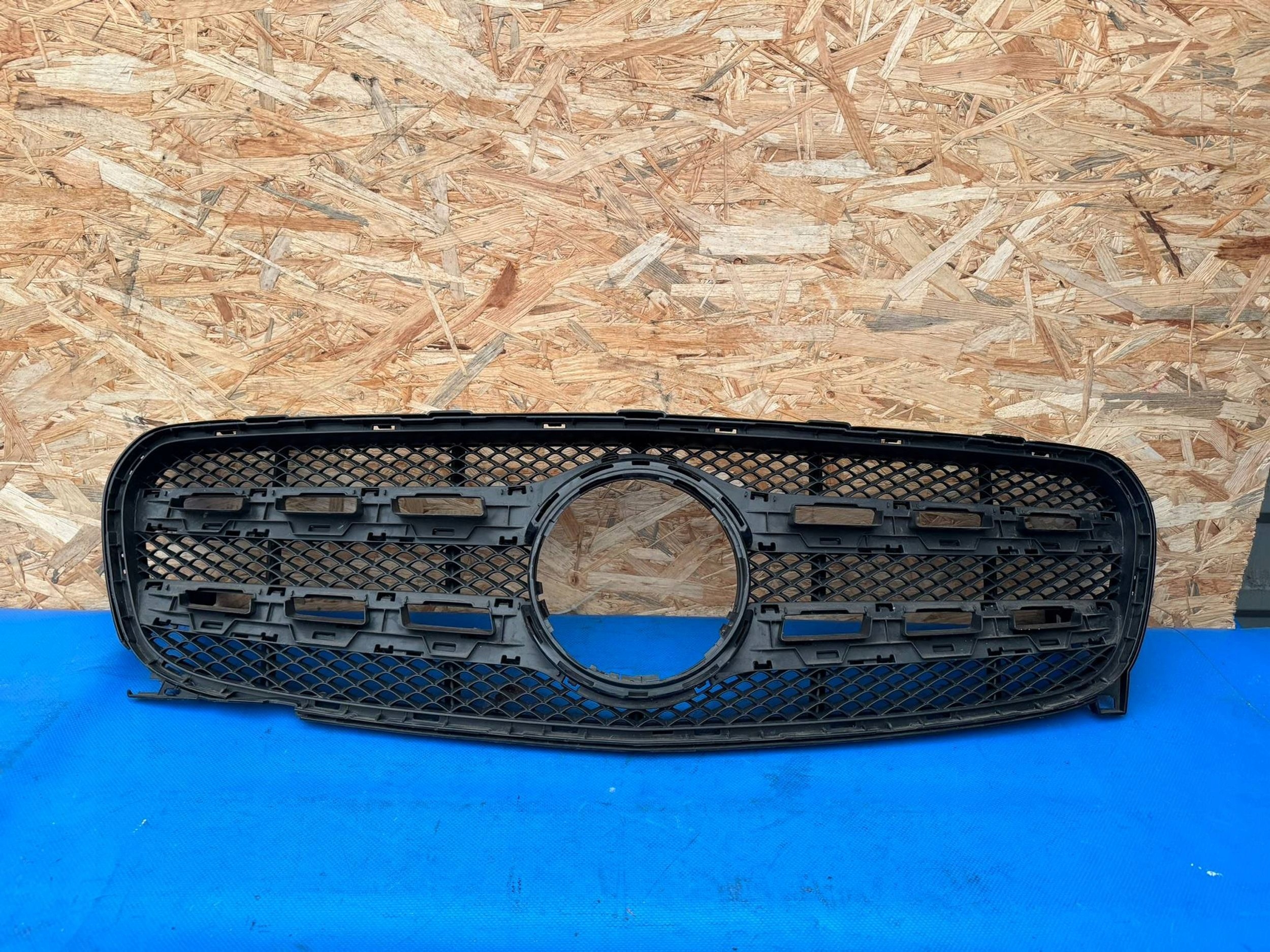 Mercedes-Benz GLA W156 Kühlergrill FRONTGRILL Kühlergitter A1568880400 - Thumbnail 1