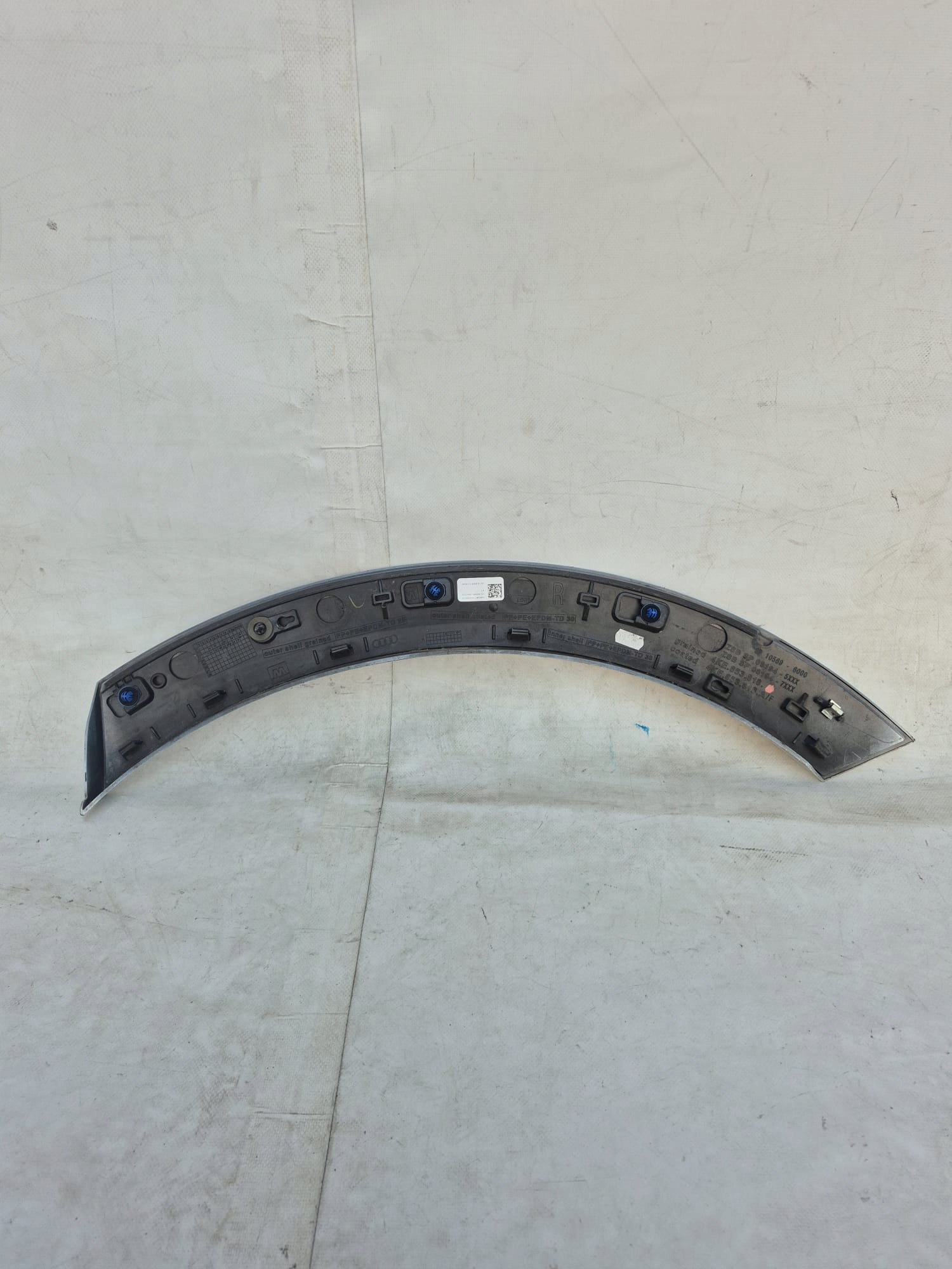 AUDI Q8 E-TRON 18-25 moulding cap right rear part rear 4KE853818