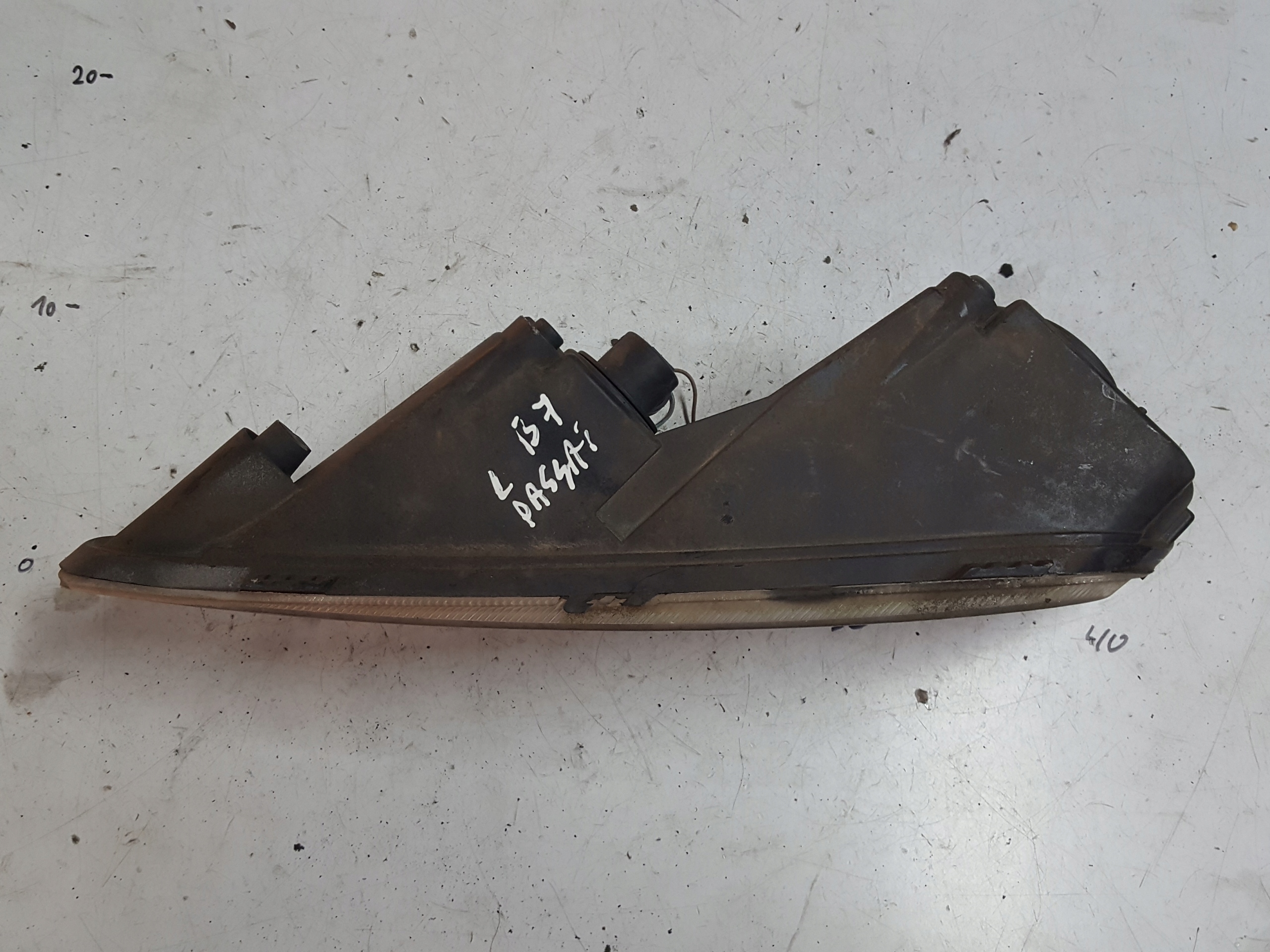 VW PASSAT B7 10-14r HALOGEN LEWY Typ samochodu Samochody osobowe