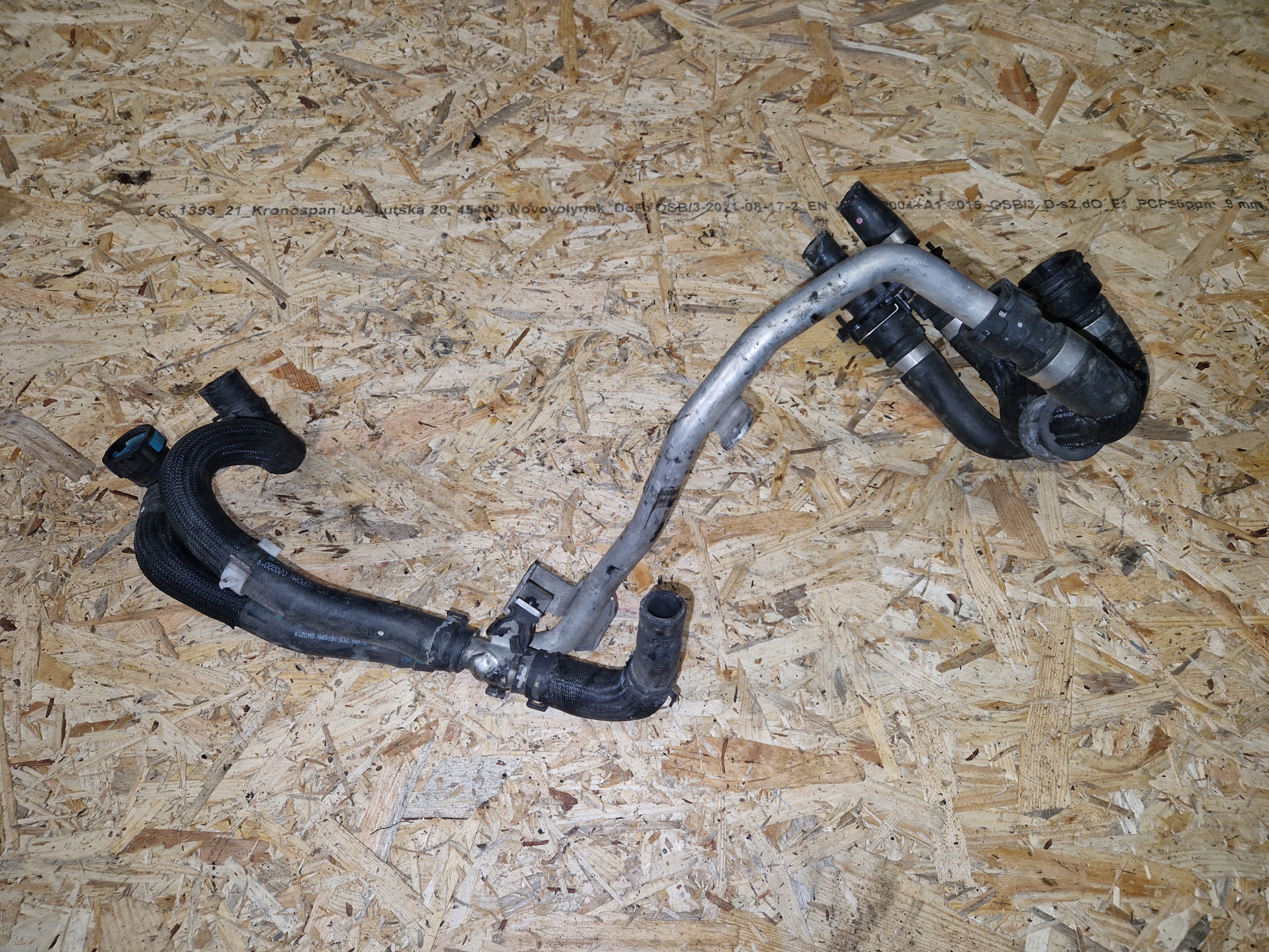 prijenos cijev vode LAND ROVER DISCOVERY L550 2.0D K4D318B402BB