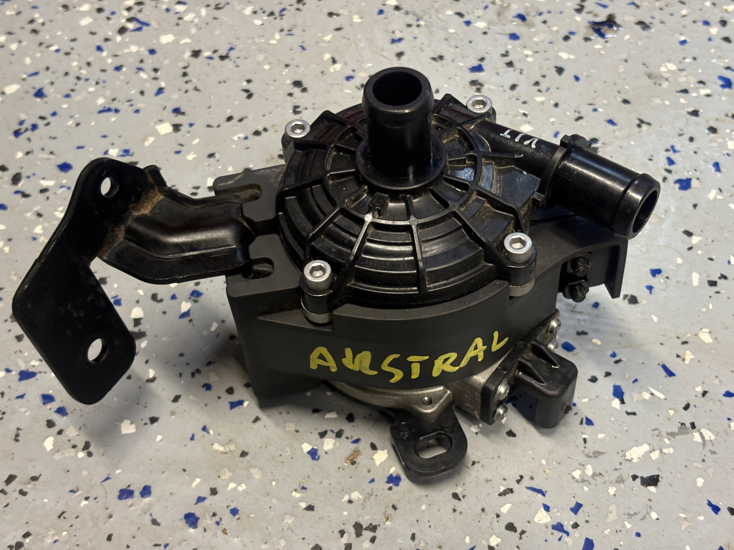RENAULT AUSTRAL 1,2 EH dodatna pumpa vode 210111797R