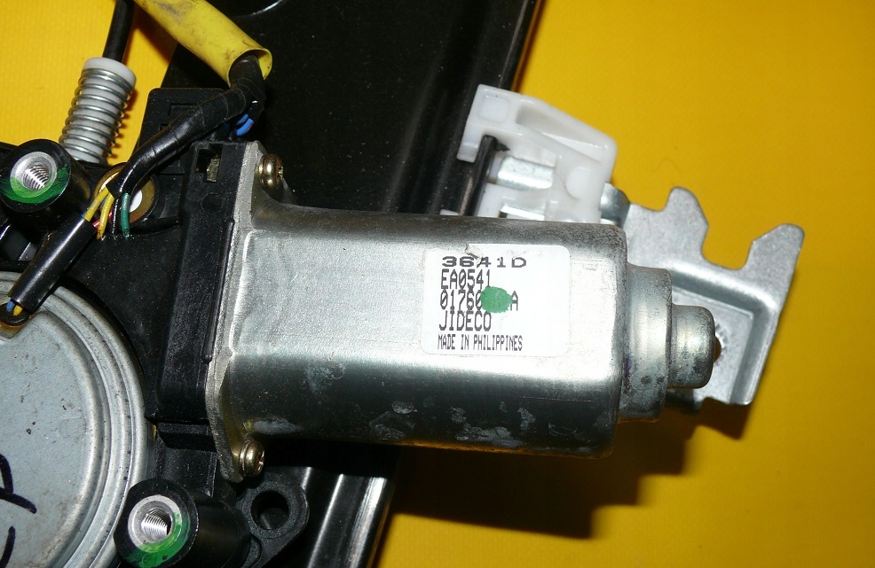 window regulator left front NISSAN QUEST III 02-09