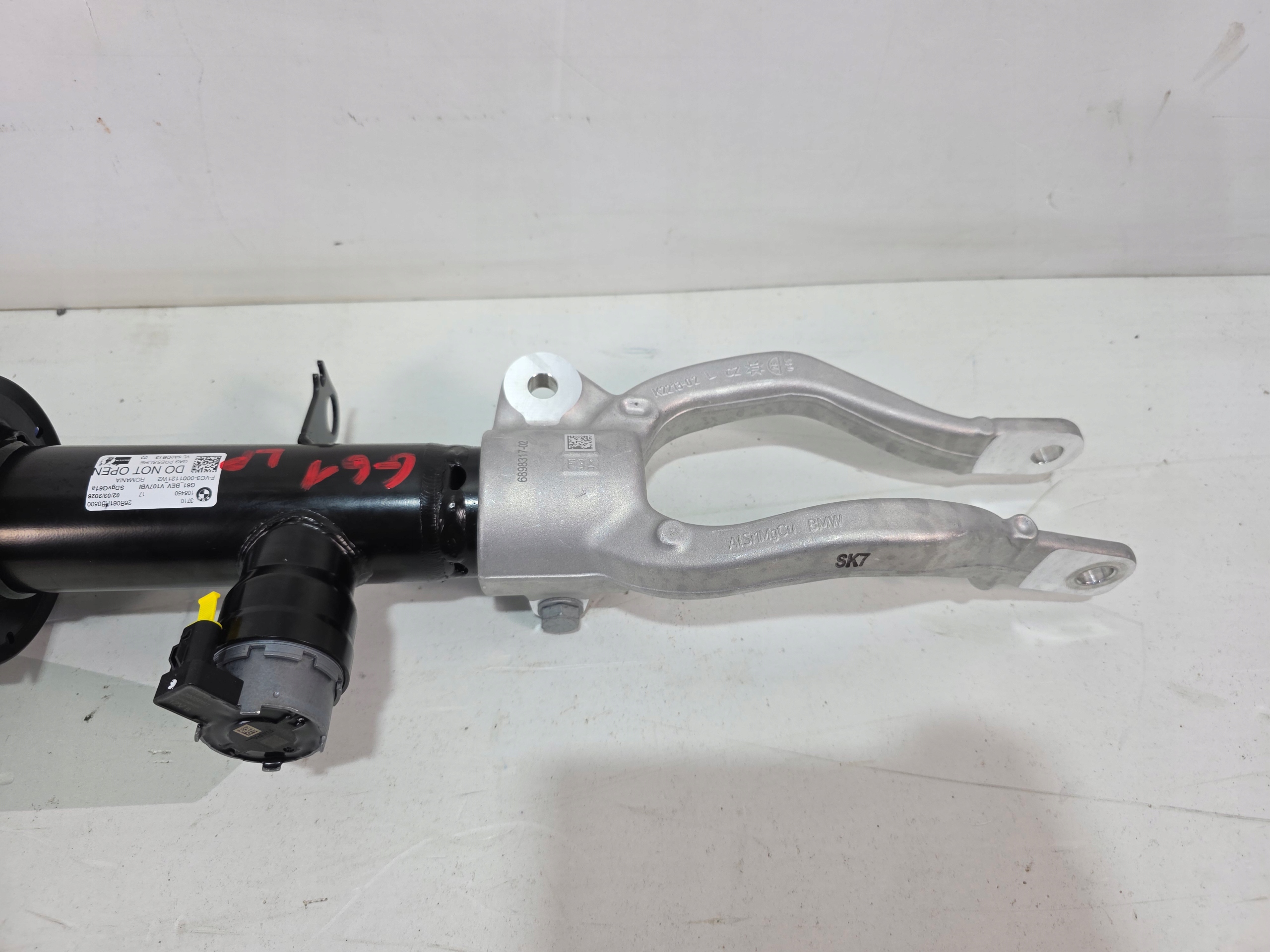 shock absorber left front VDC BMW 5 G60 G61 5A2DB13 6898317
