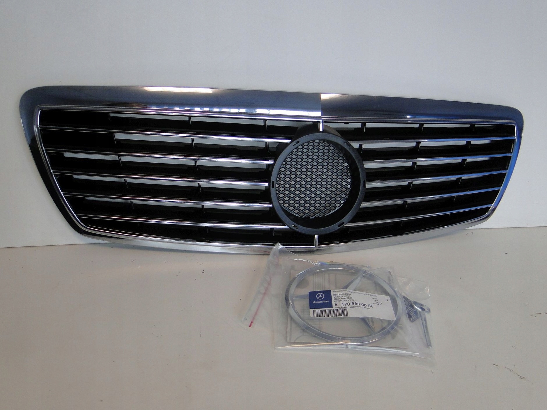 MERCEDES E W211 211 GRILL ATRAPA AVANT AMG SPORT Producent części Mercedes-Benz OE