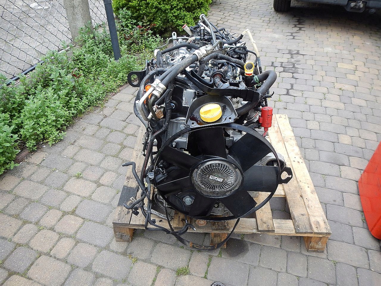 ŁAPA PODUSZKA SILNIKA MASTER 2,3 TYŁ nr 112214498R Strona zabudowy lewa