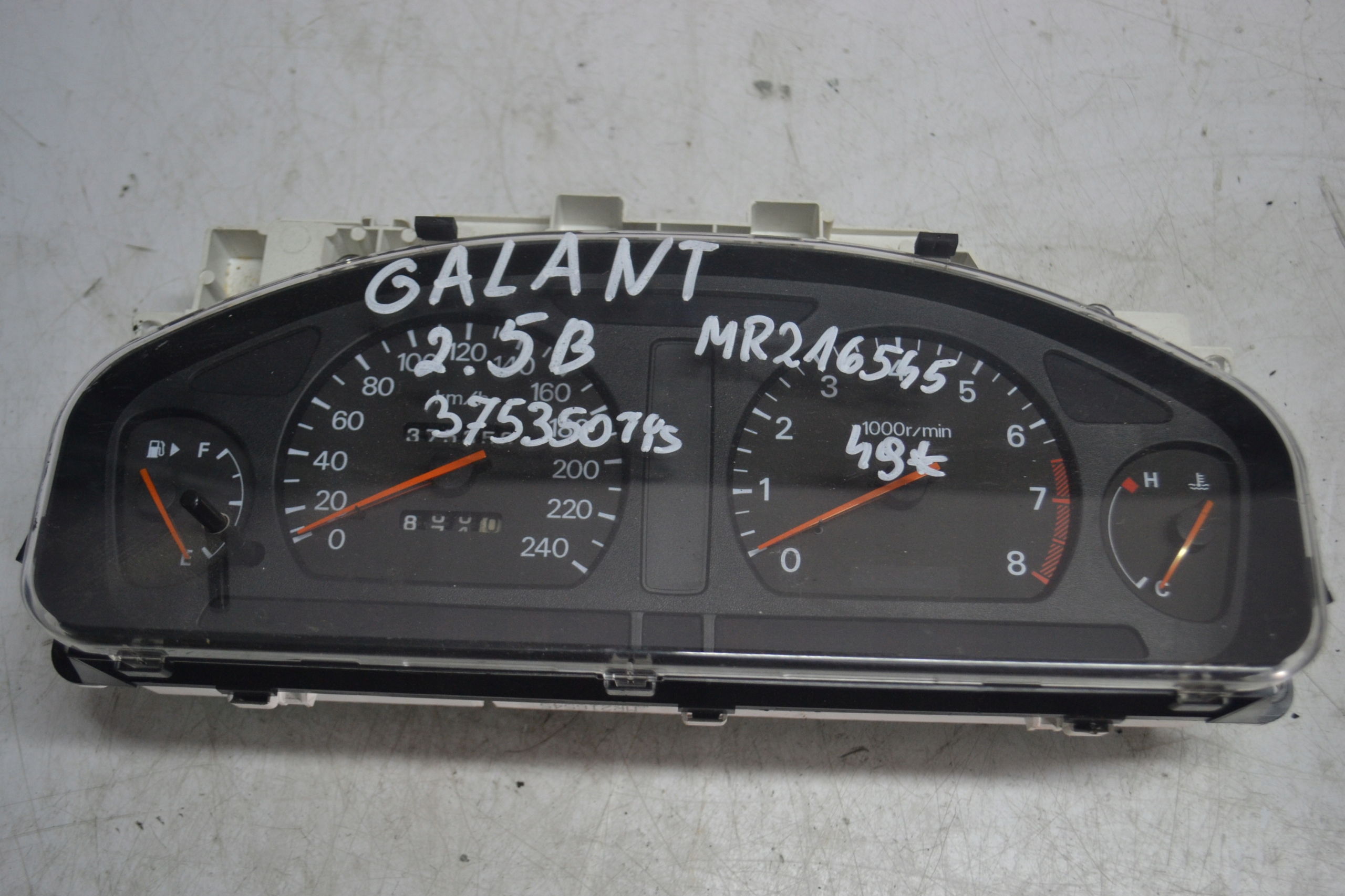 LICZNIK ZEGARY MITSUBISHI GALANT 2.5 B MR216545