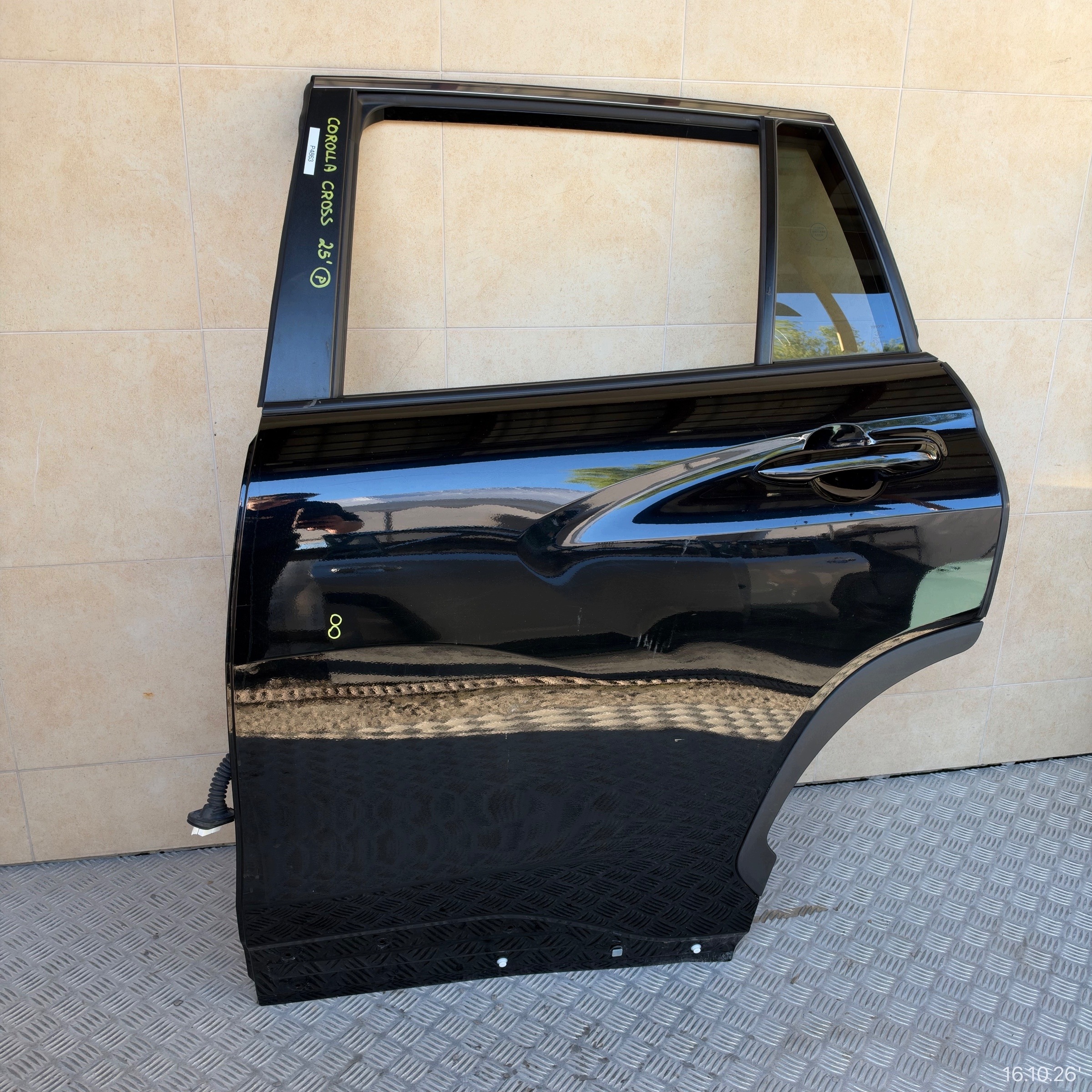 door complete rear. left TOYOTA COROLLA CROSS 2025 year