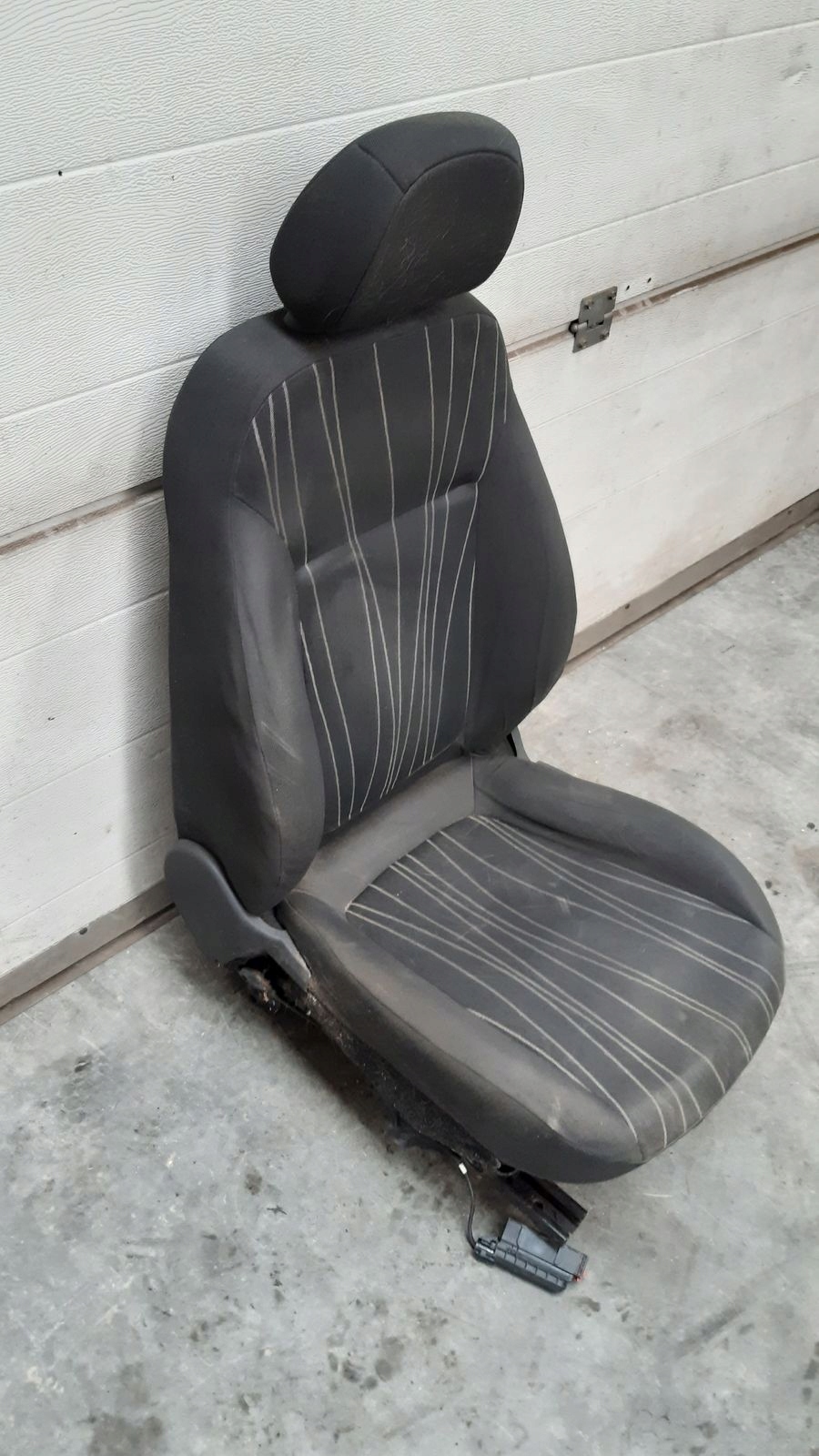 seat front left driver´s Opel Corsa D 1,2