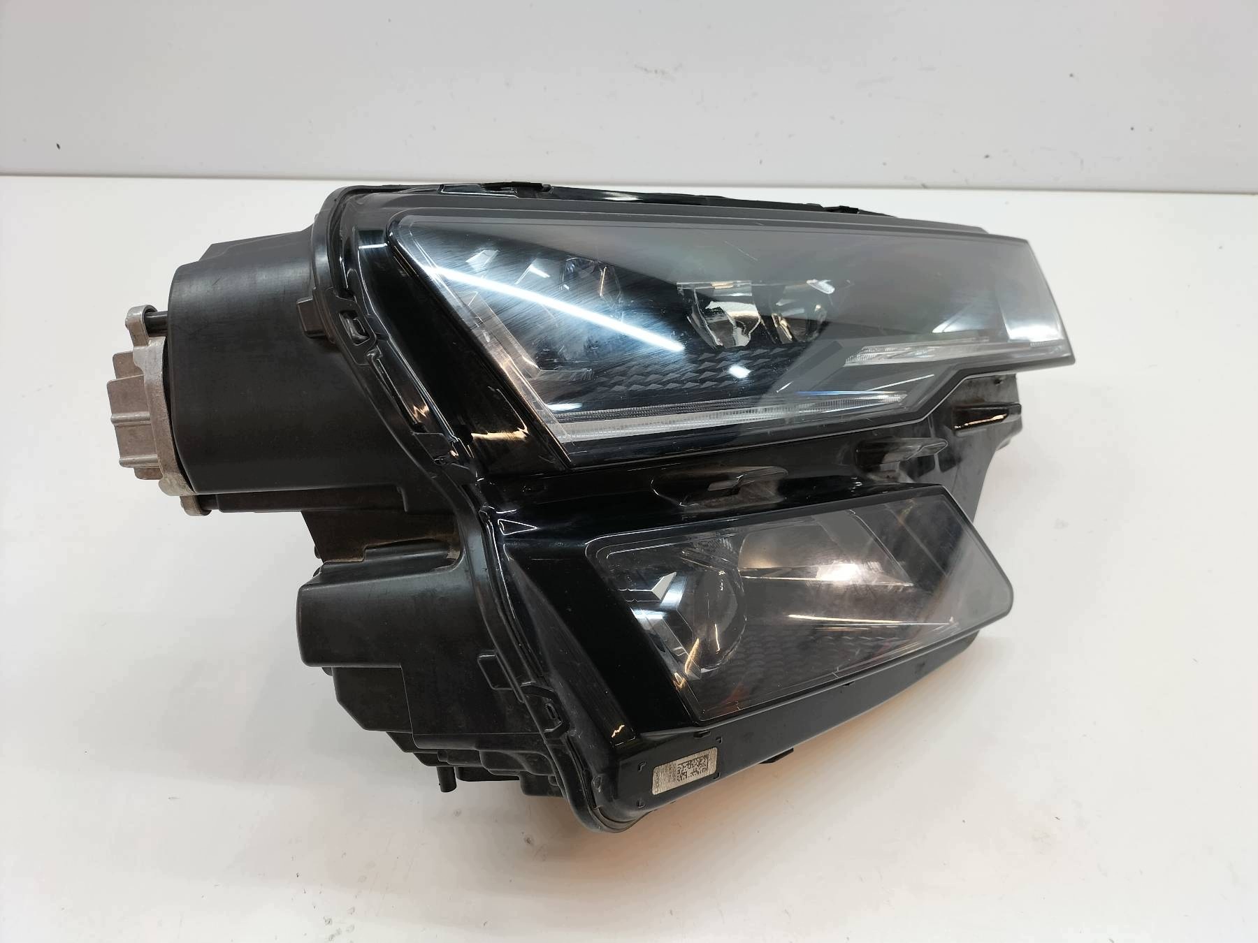 light front right EUROPA FULL LED 57B941036 Skoda Karoq and (2017-)