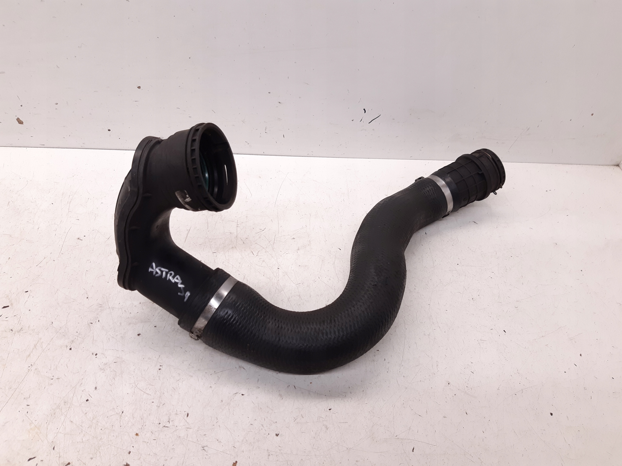 pipe of the intercooler Opel Astra J