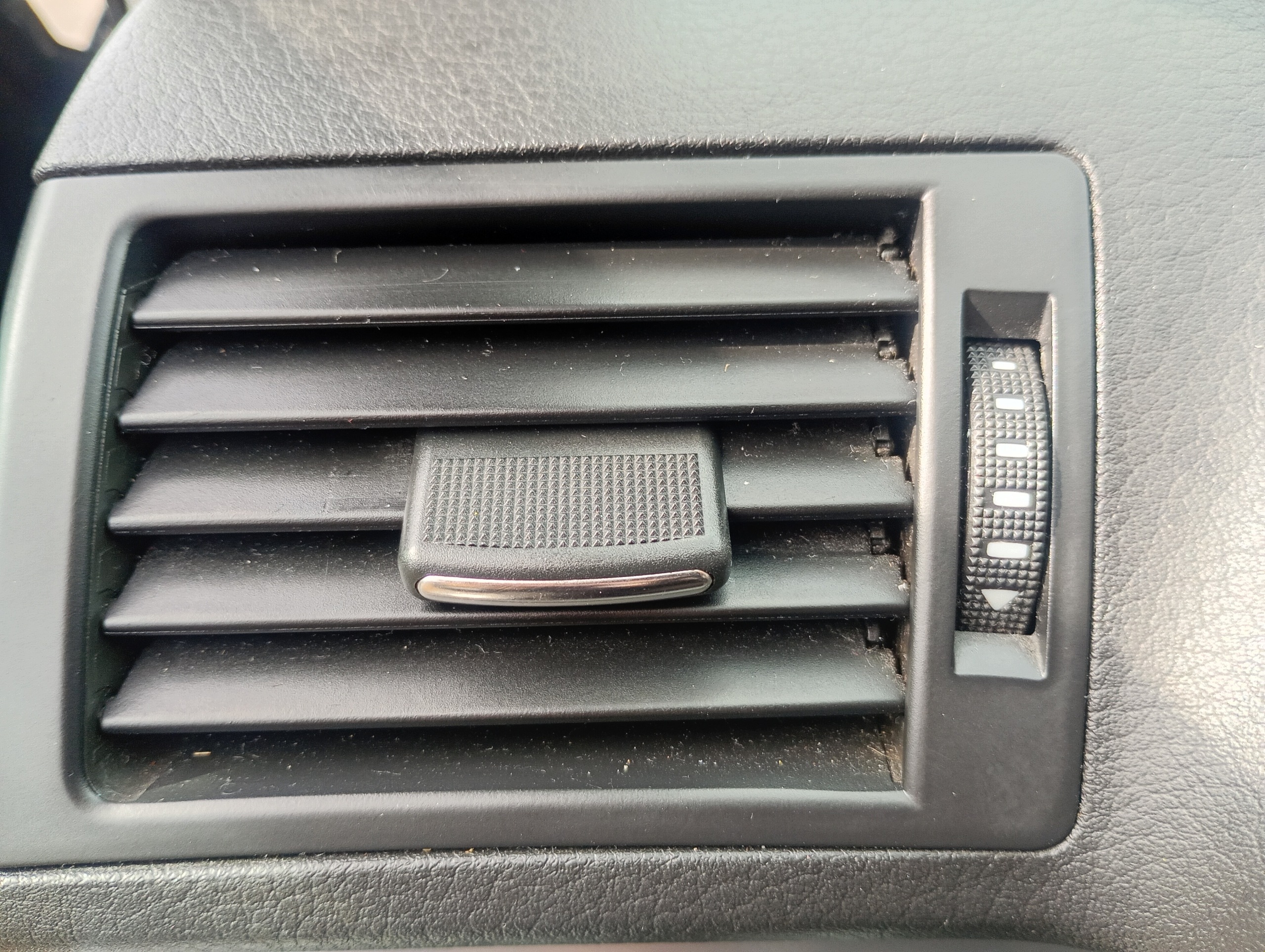 grid air conditioning devices air left driver´s Audi A4 B7 05-08