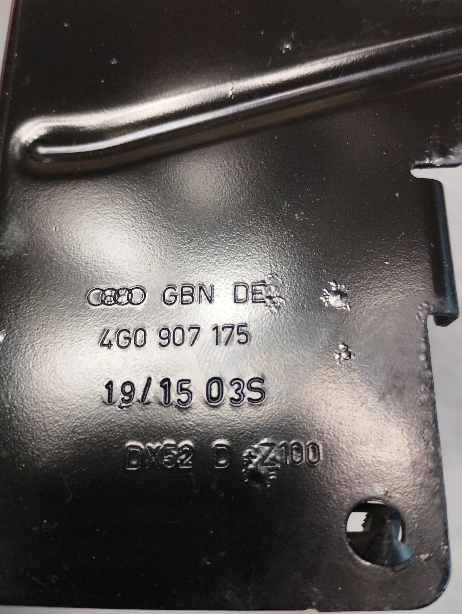 Audi A7 4G 2016 control unit retainer 4G0907175