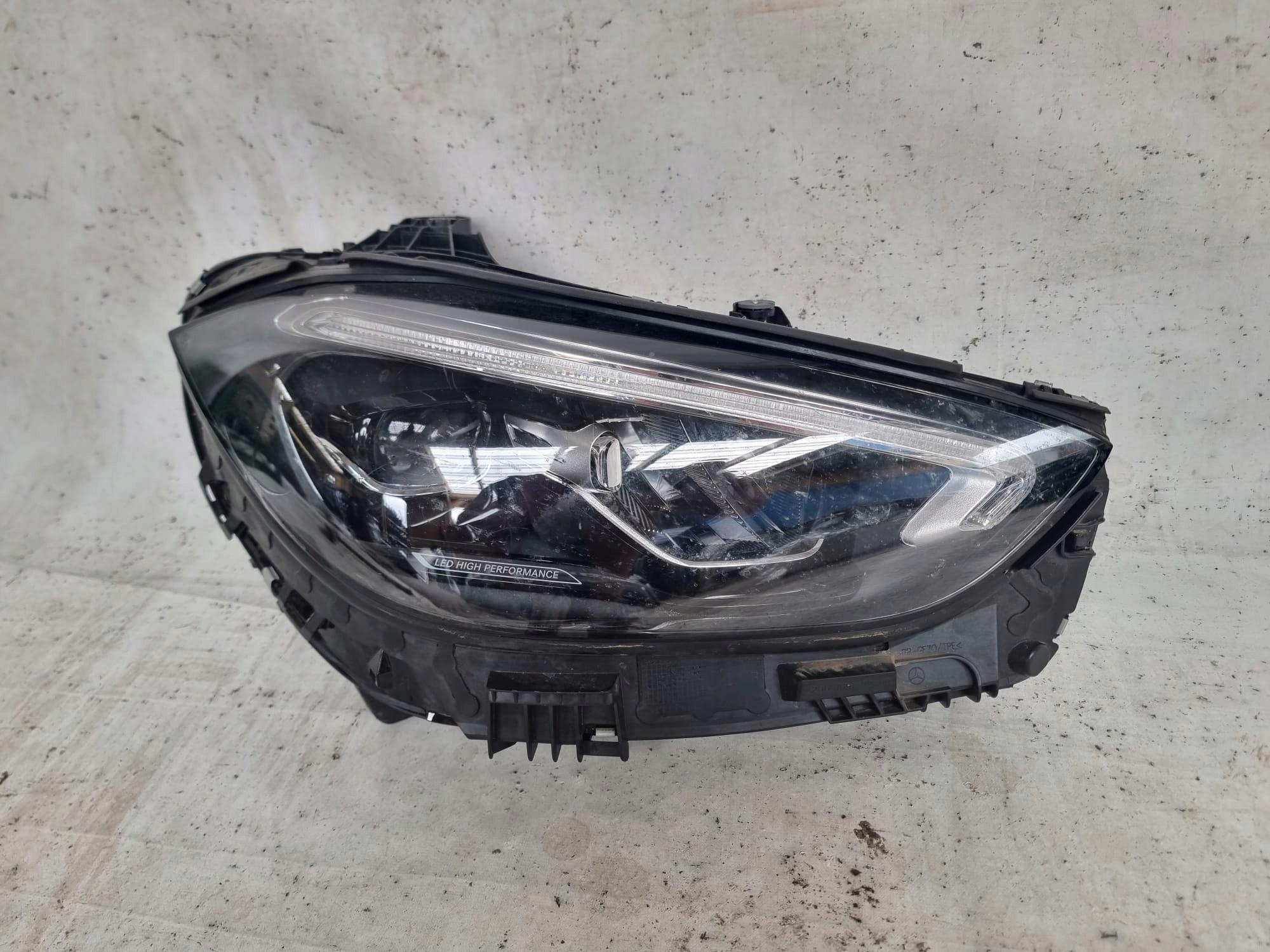 MERCEDES C-KLASA W206 21- FULL LED HIGH PERFORMANCE light right front