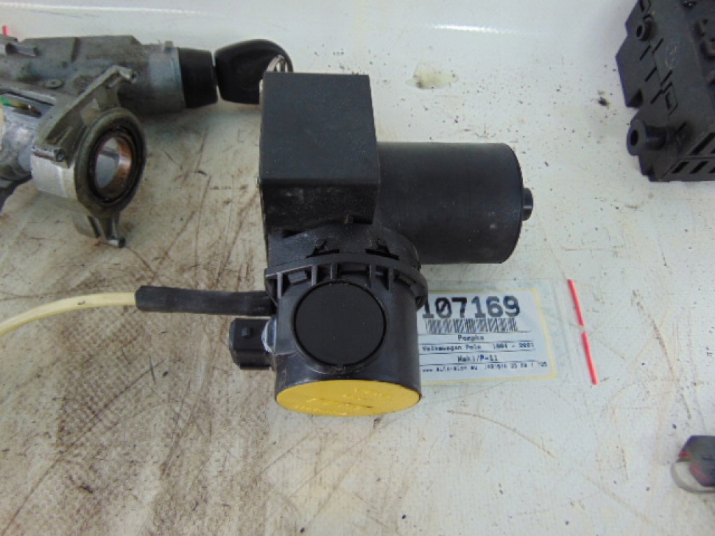 VOLKSWAGEN POLO POMPKA ---