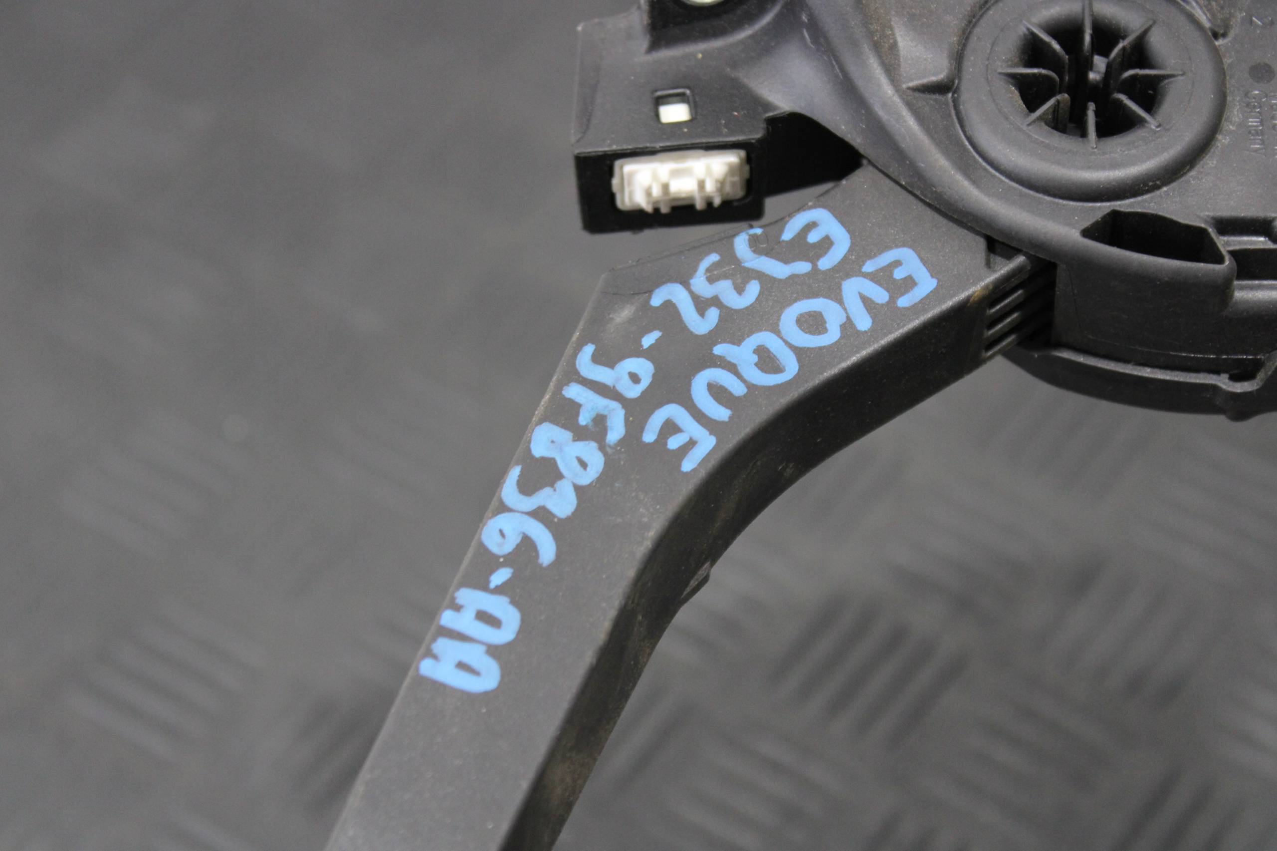 Gaspedal EVOQUE L538 EJ32-9F836-AA
