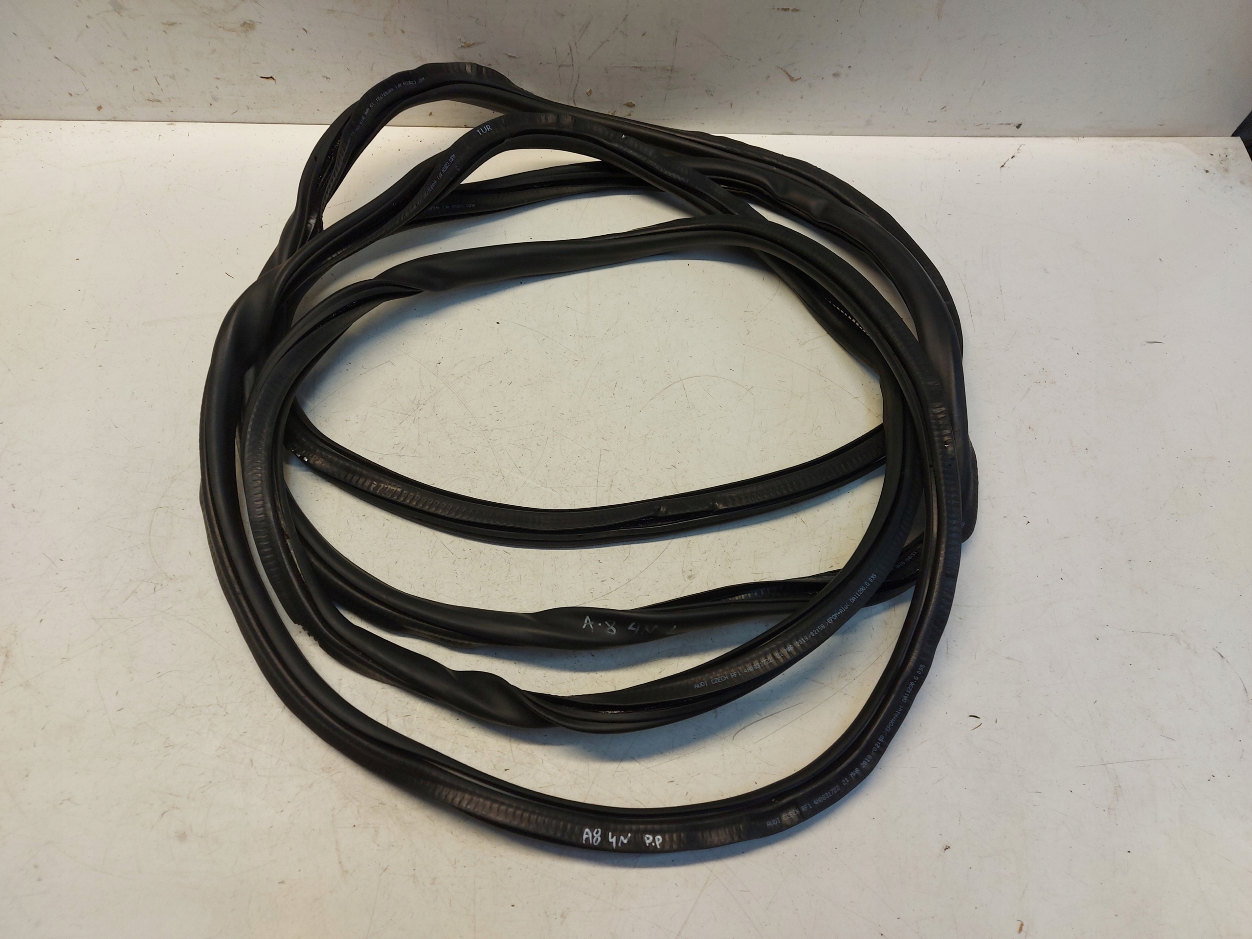 AUDI A8 D5 4N gasket bodywork 4N0831721