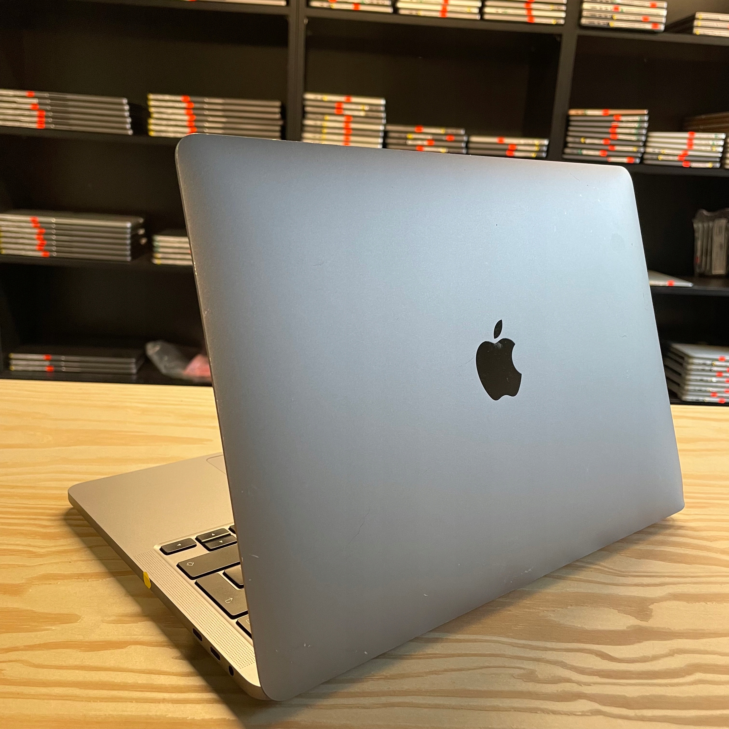 Laptop Apple Macbook Pro 13 A2251 2020 | i5 |16 GB / 512 GB Space