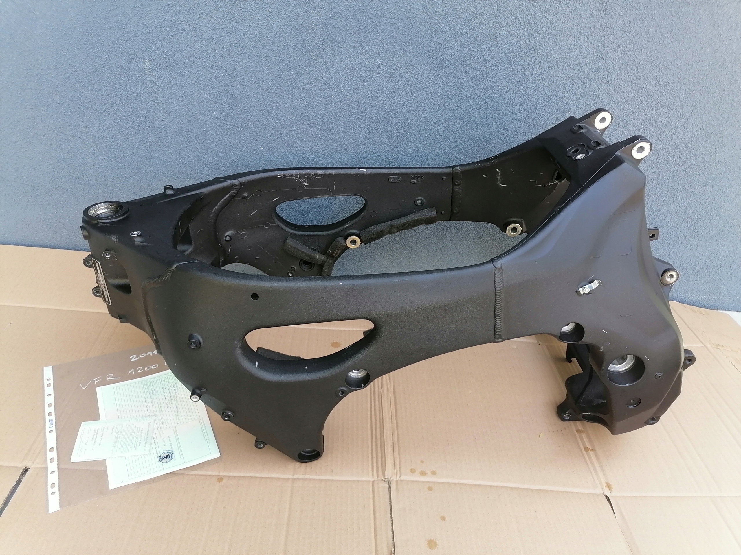 Honda vfr 1200 F 09 16 Rama dokumenty DE 2011