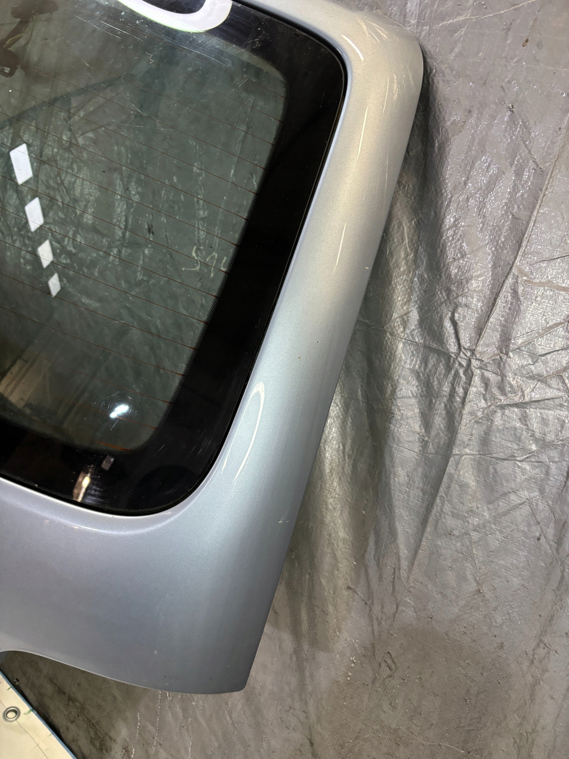 trunk door boot Volkswagen Touran and 1