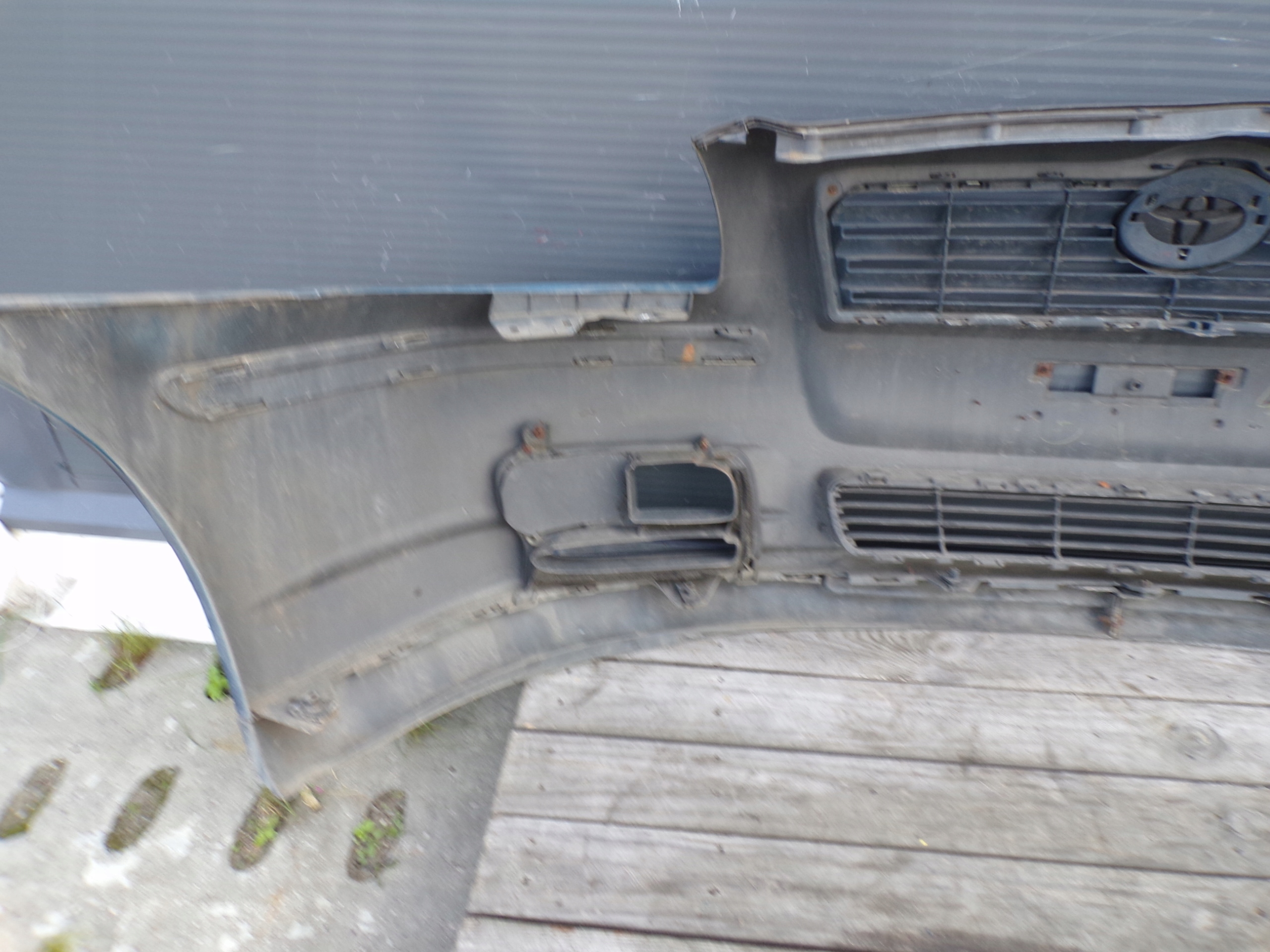 front bumper front TOYOTA AVENSIS T25 colour 273