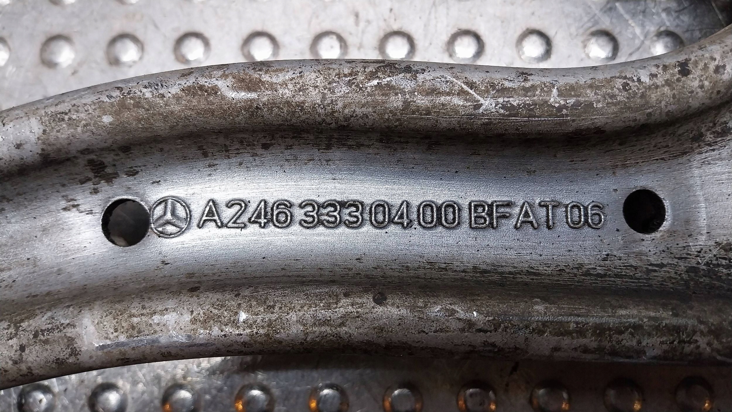 arm right front A2463330400 MERCEDES W246 W176 W117