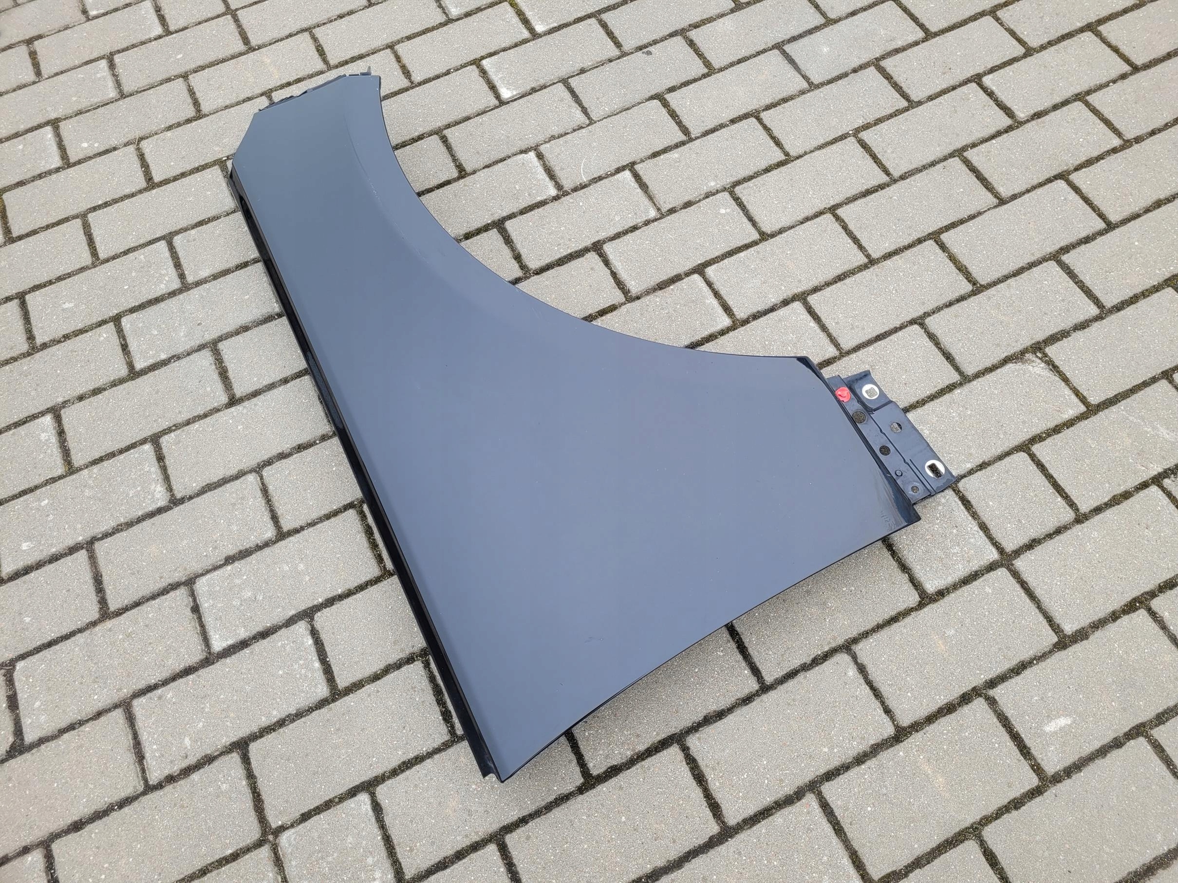 fender front front right + support RANGE ROVER VOGUE L405 LAKIER 820