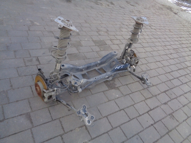 ZAWIESZENIE TYŁ BELKA OŚ AMORTYZATORY WÓZEK FIAT 500X 2015 ROK