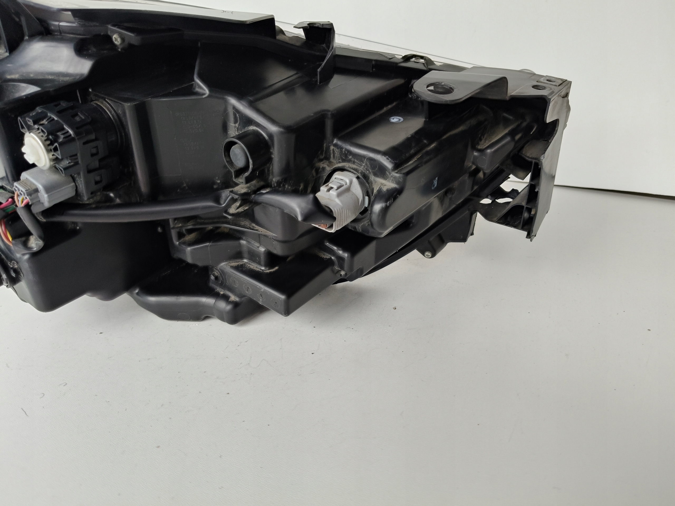 light left REFLEKTOR MAZDA 3 19- FULL LED 8 PIN