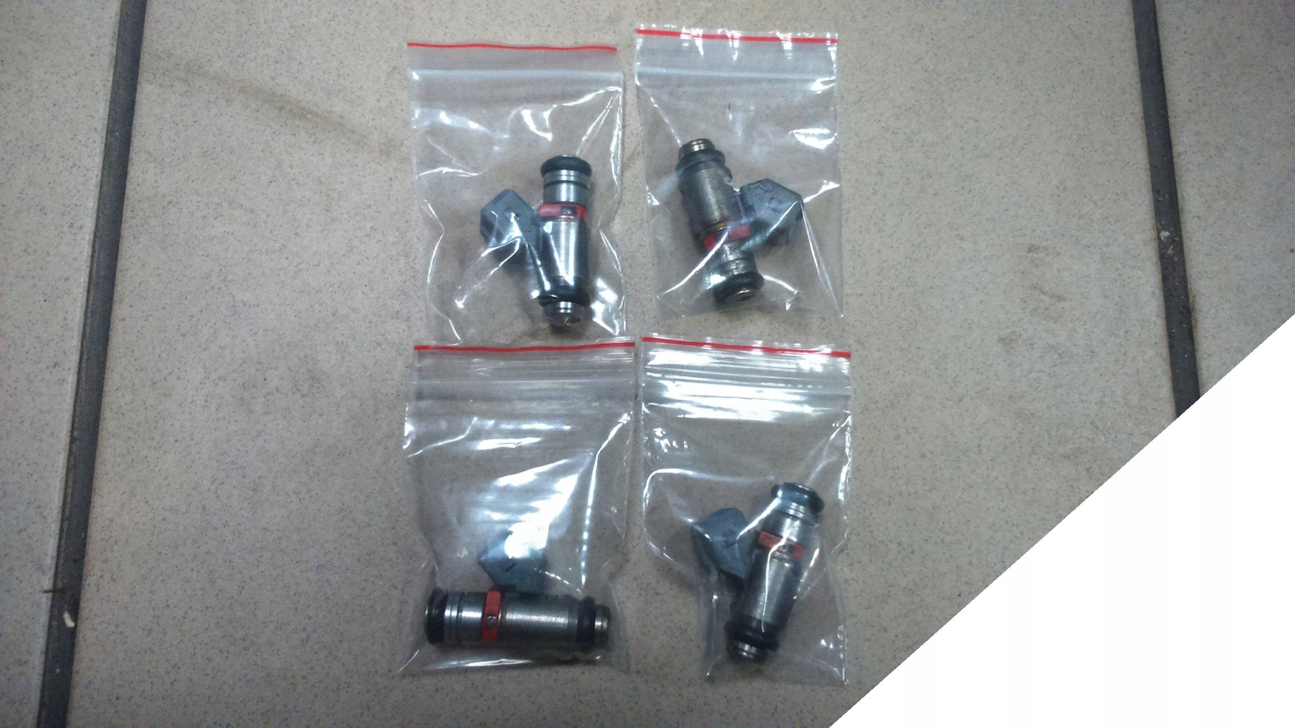 GOLF AROSA POLO 1.4 16V WTRYSKIWACZ IWF058 IWF 058