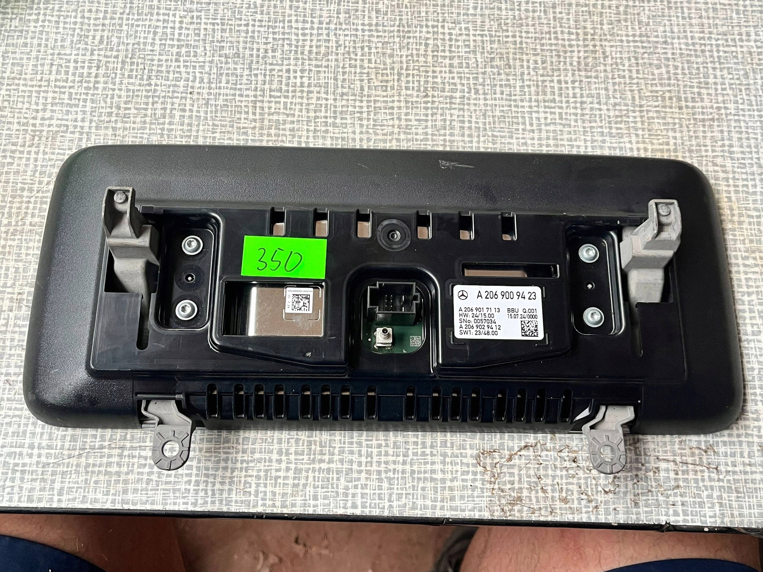 MERCEDES W206 dials EKRAN display 2069009423 @M
