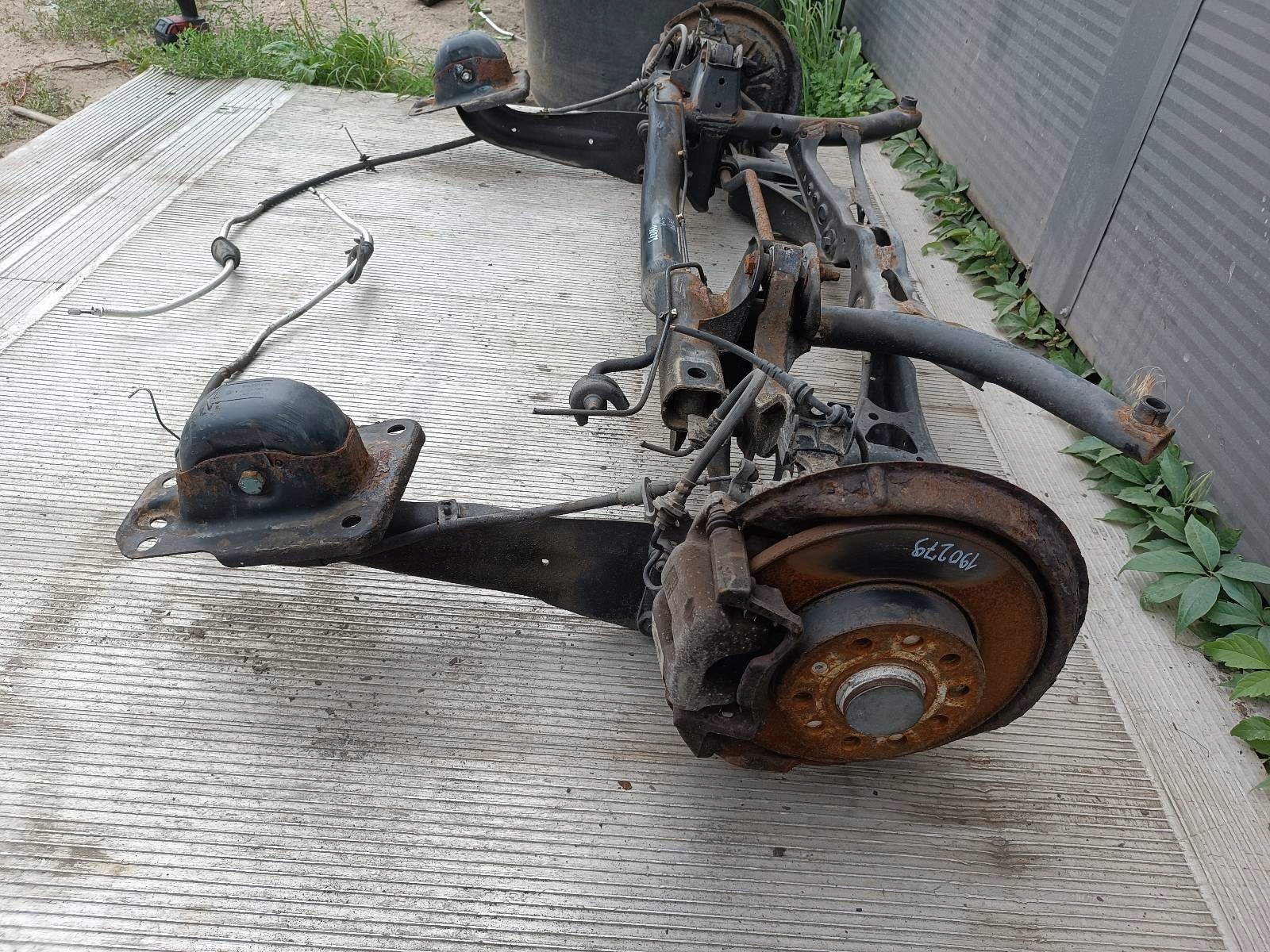 sider axis springing rear part VOLKSWAGEN JETTA V ID: 190279