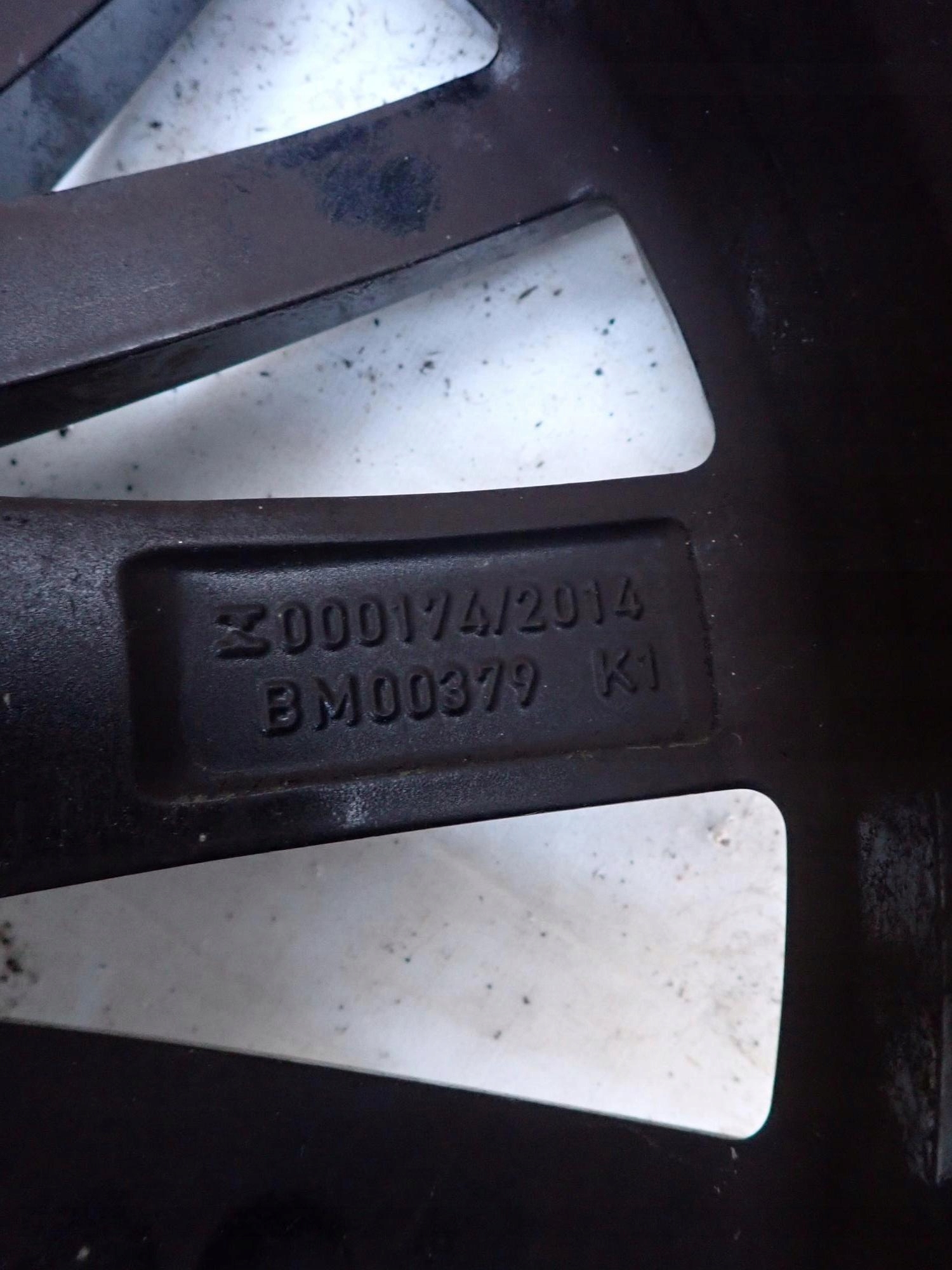BMW U06 6891174 7Jx17H2 17" disk hliníkový