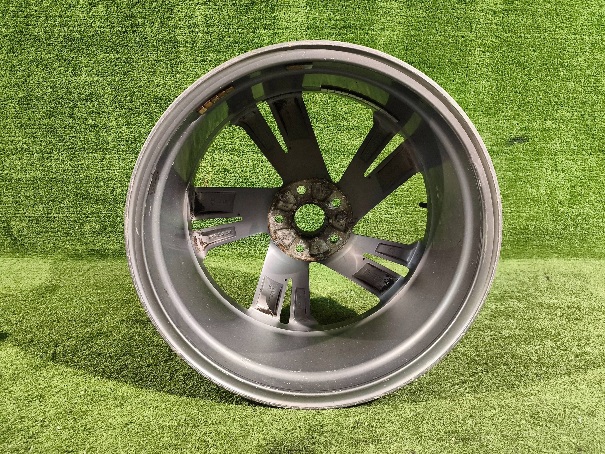 alufelge VW TIGUAN II R-LINE 19" x 8,5J ET 38 NR.461