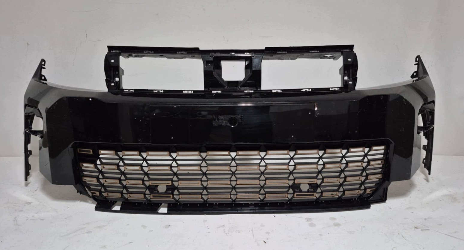 DACIA BIGSTER 25- bumper front front grid 620228075R