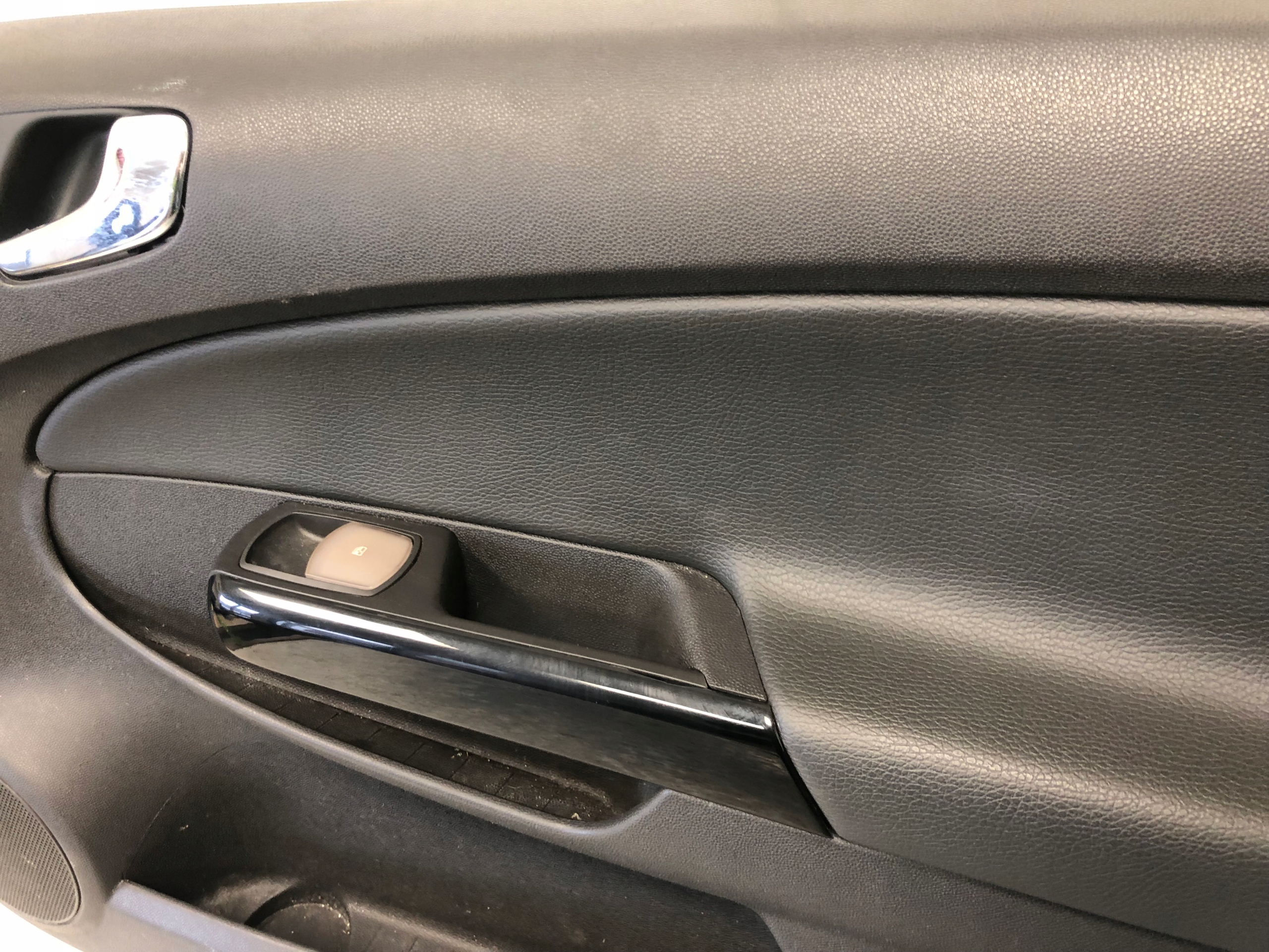 side door right front leather OPEL CORSA D 13232899