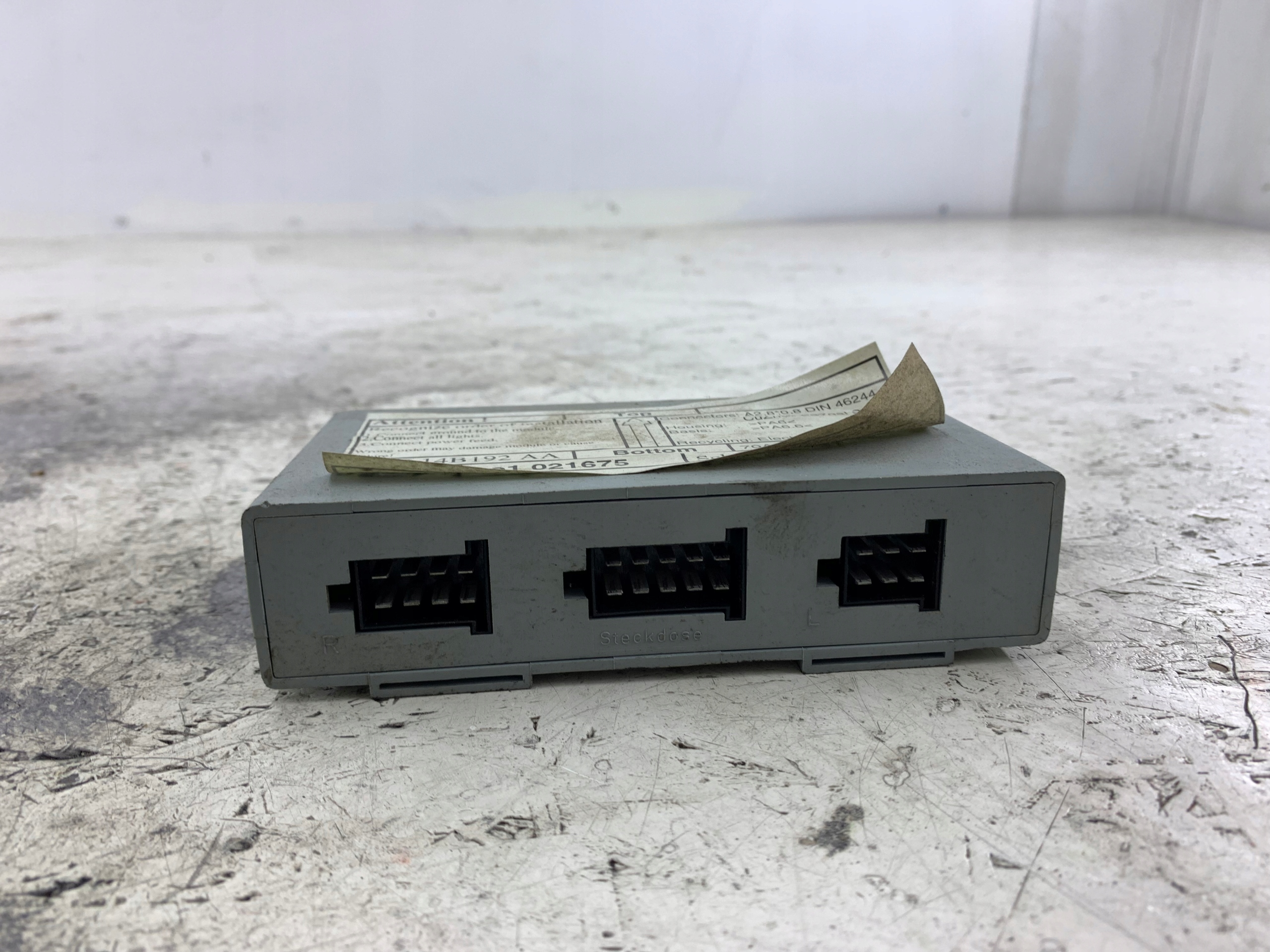 FORD FIESTA MK6 module HAKA attelage 1U4J14B192AA
