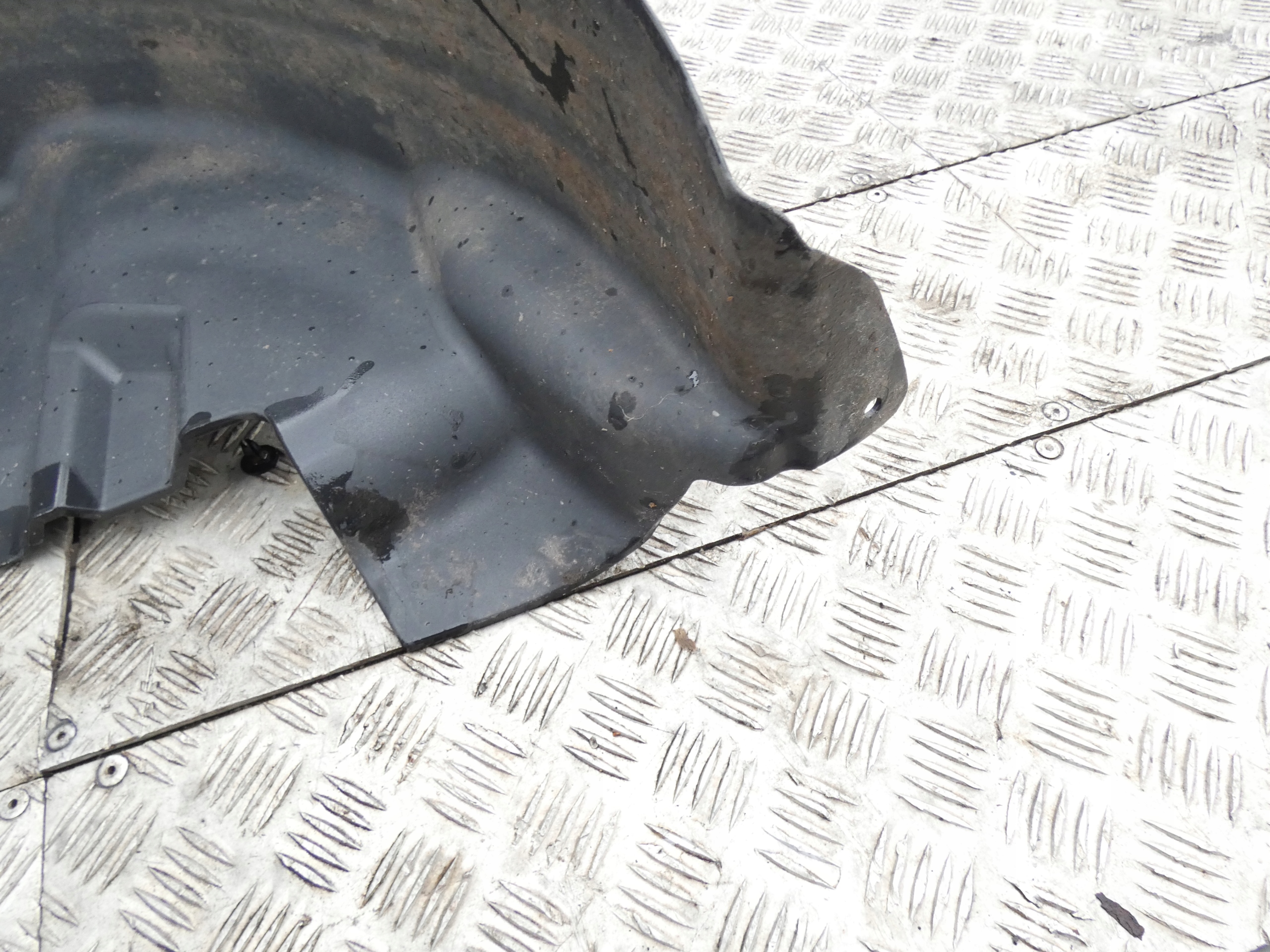 mudguard left rear part rear. CITROEN C2 02-08 9650995880