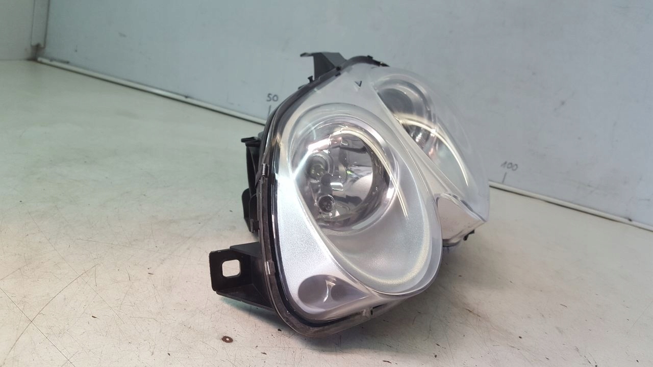 light front front left Smart Forfour