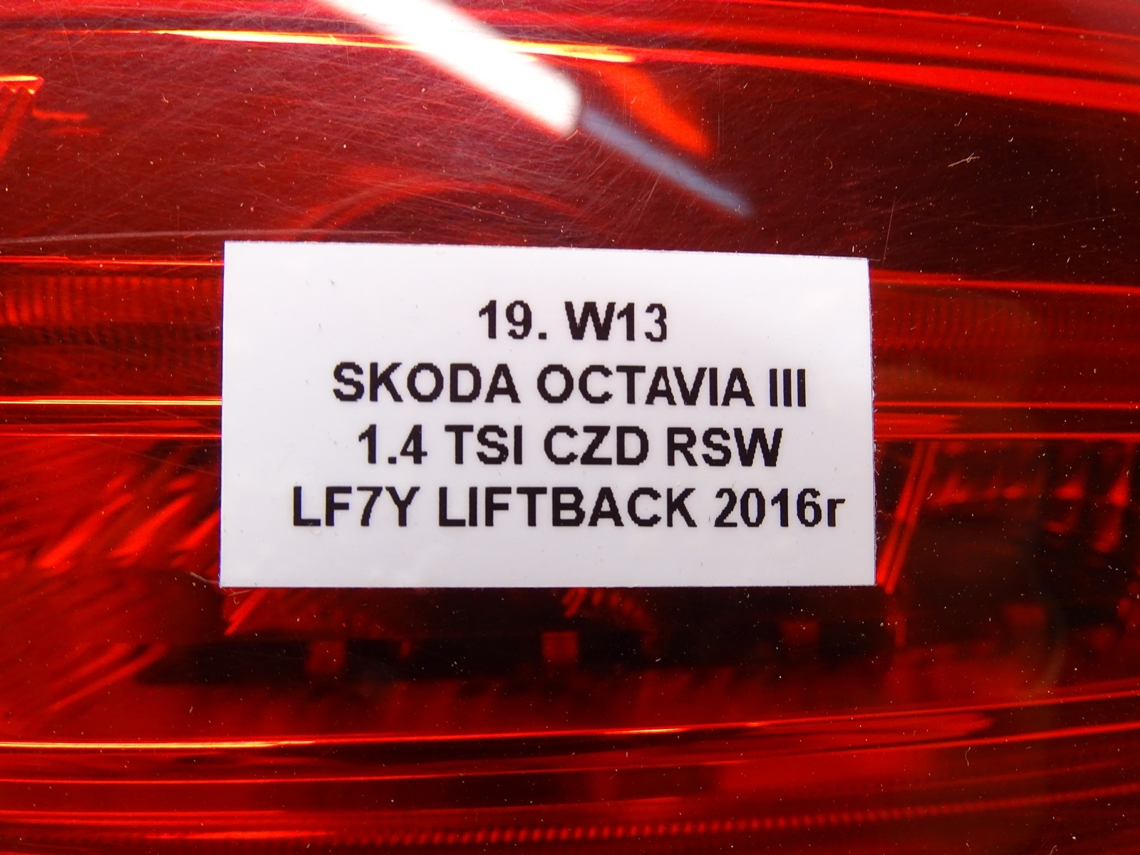 фонарь правый задний в крыло SKODA OCTAVIA III Лифтбэк 5E9945096A