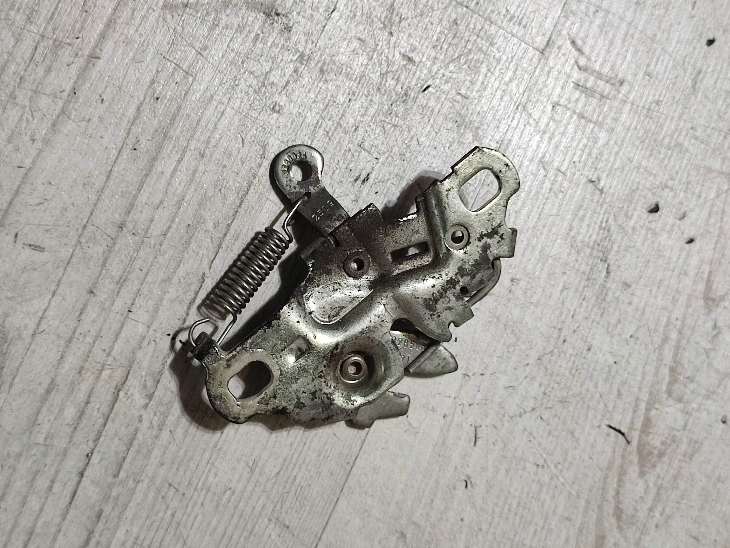 Peugeot 2008 and 2018 lock pokrywy bonnets