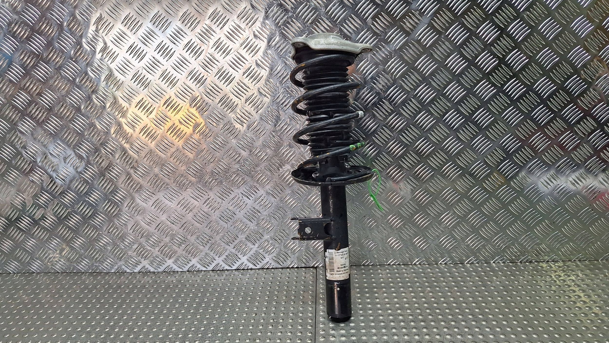 shock absorber right front A1773209200 MERCEDES A-KLASA W177 1.5 CDI