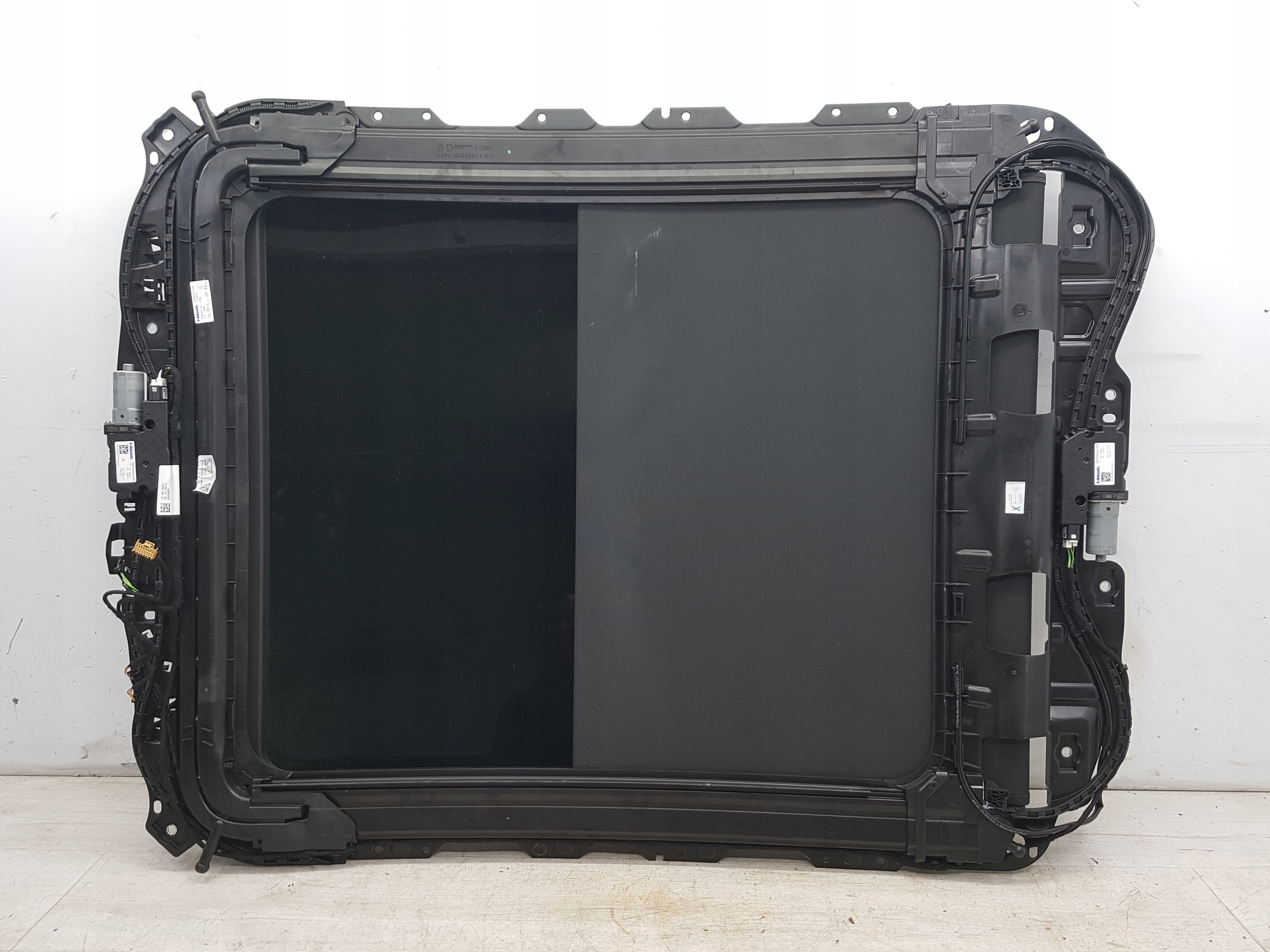 CUPRA FORMENTOR 20- SZYBERDACH PANORAMA Typ samochodu Samochody osobowe