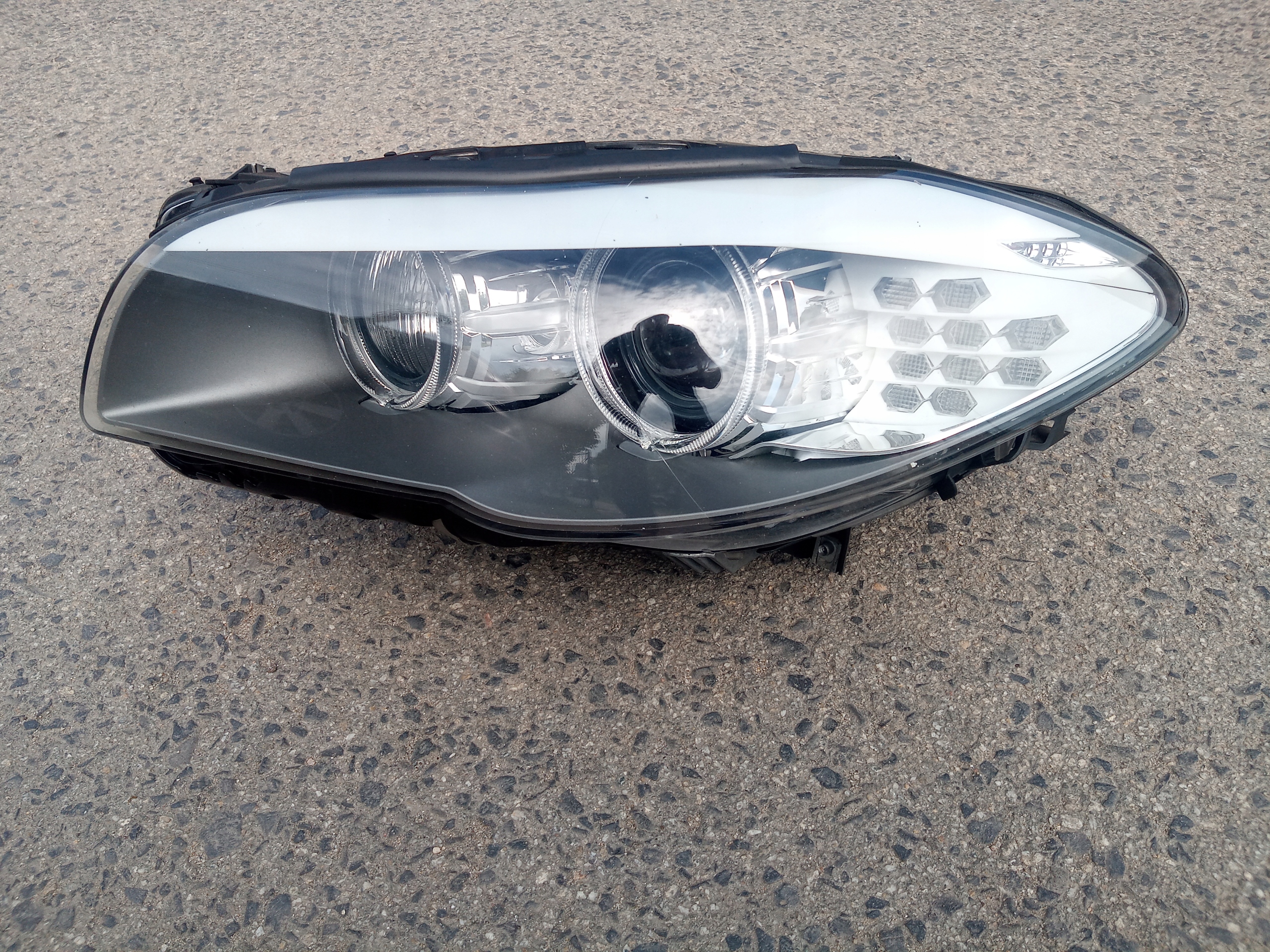 BMW 5 F10 F11 REFLEKTOR LAMPA SKRĘTNA LEWA KPL Strona zabudowy lewa