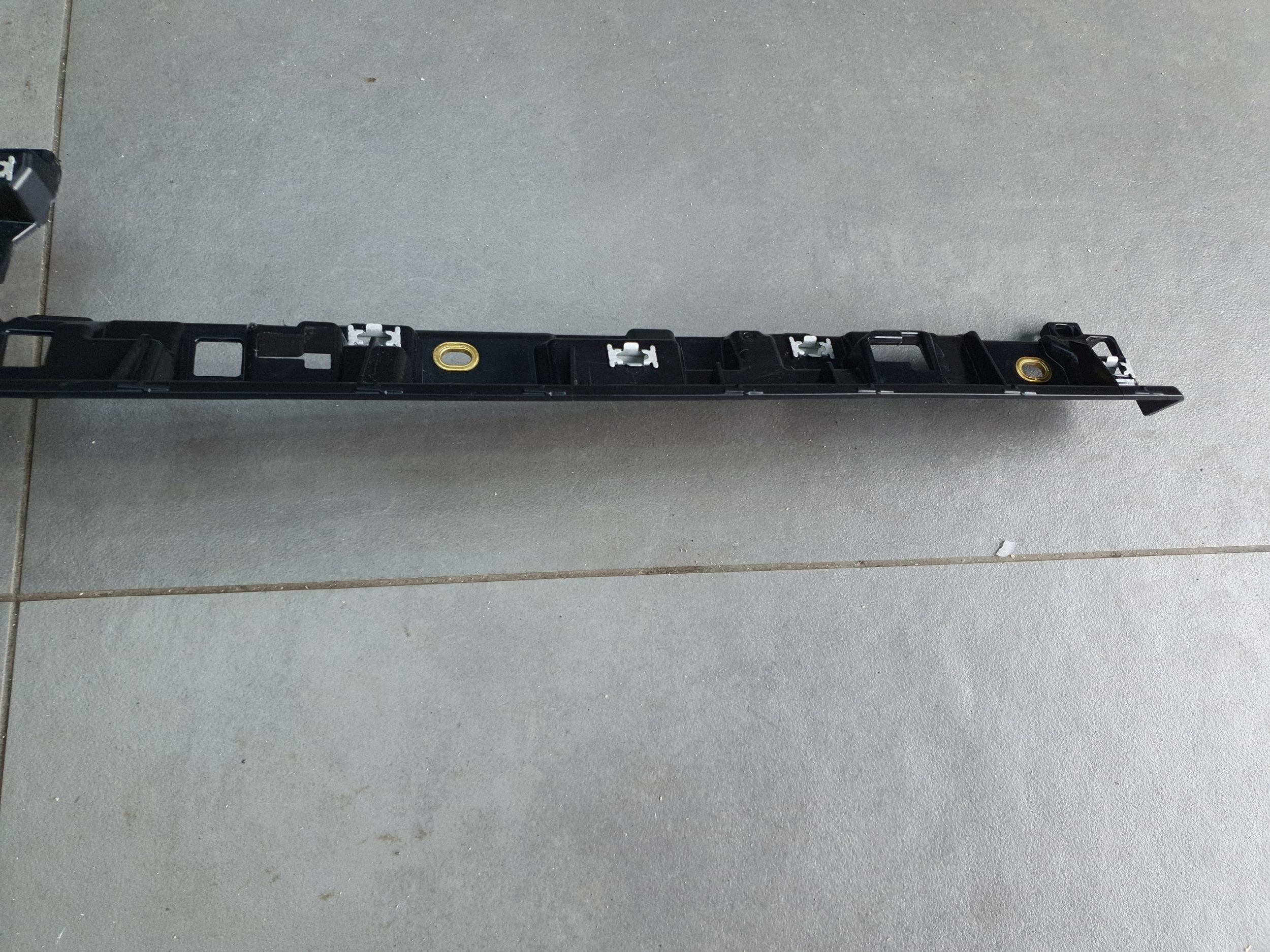 Audi A3 8Y Support plaque Console du tableau de bord 8Y1857736