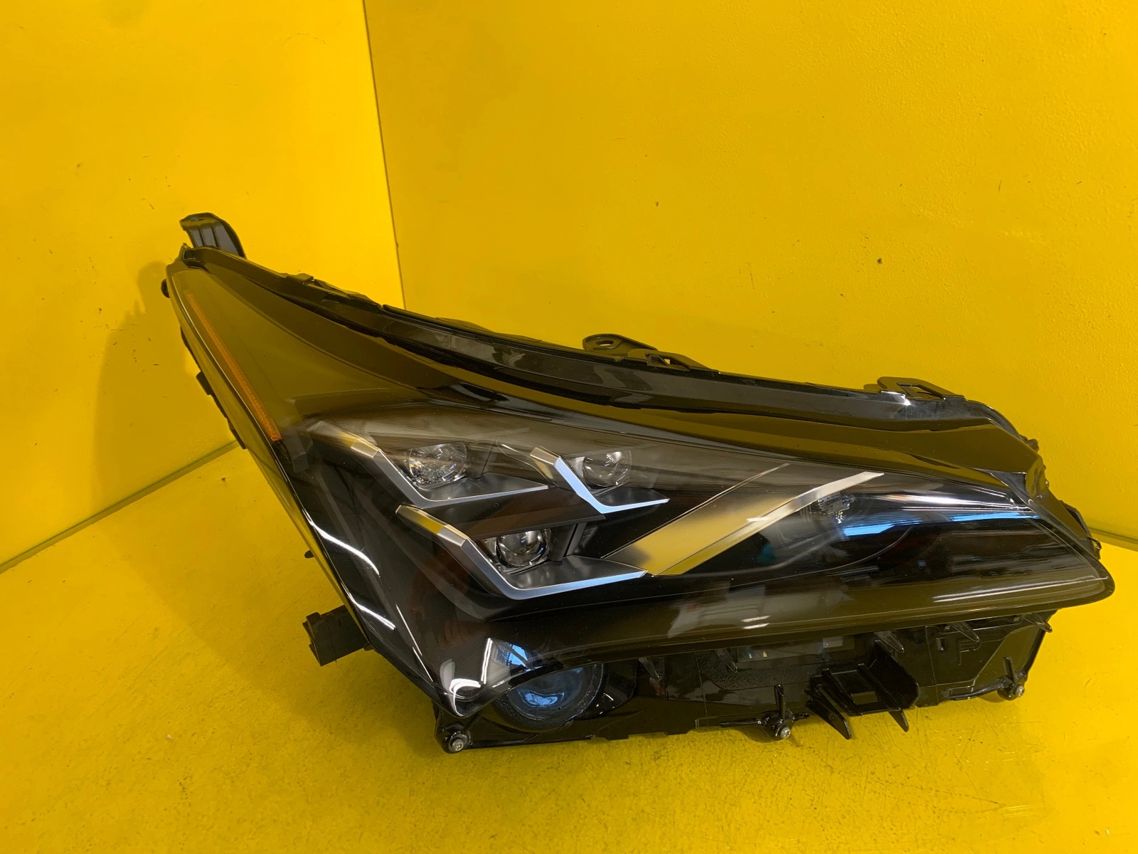 LEXUS NX NX300H LIFT 2018- LIGHT RIGHT LED
