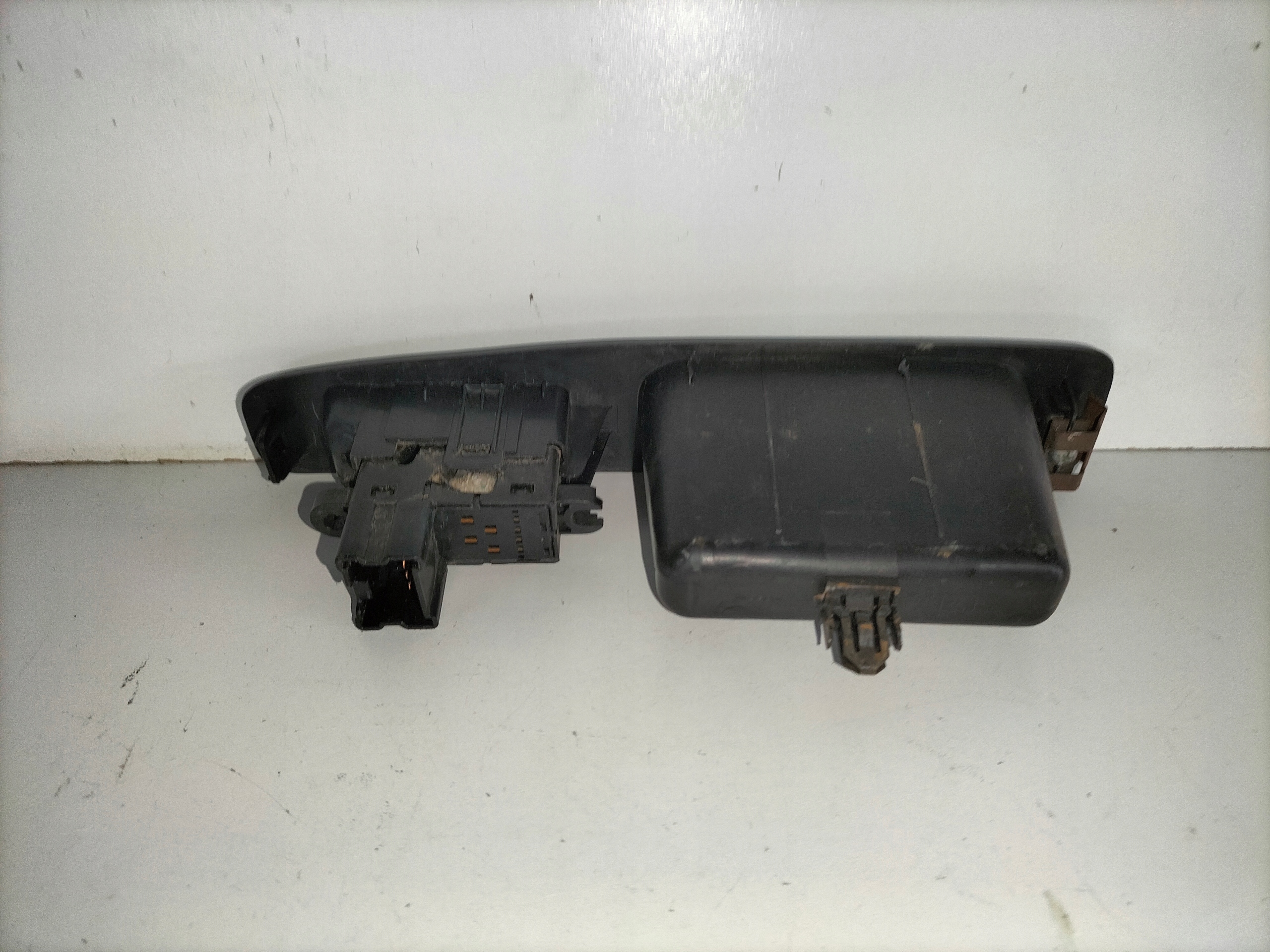 button windows rear part right NISSAN QASHQAI and 07-14