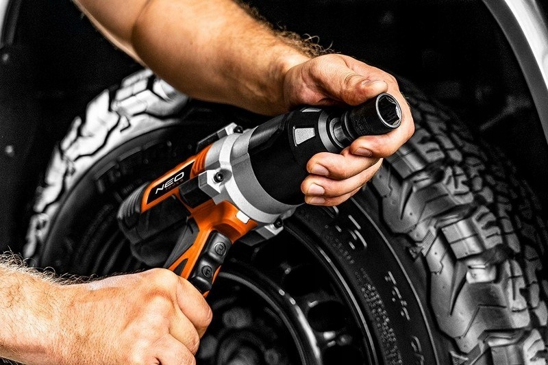 ZAKRĘTARKA KLUCZ UDAROWY 1020W 950 NM ZASILANIE SIECIOWE 230