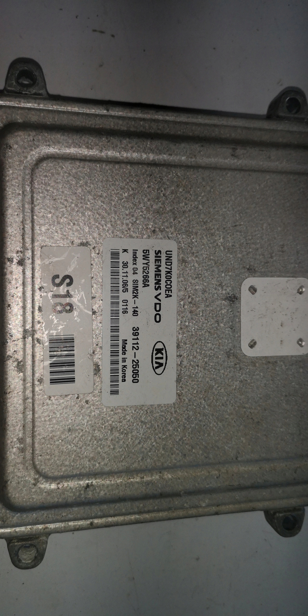 Computer ECU KIA CARENS 5WY5266A 39112-25050 ORYGI